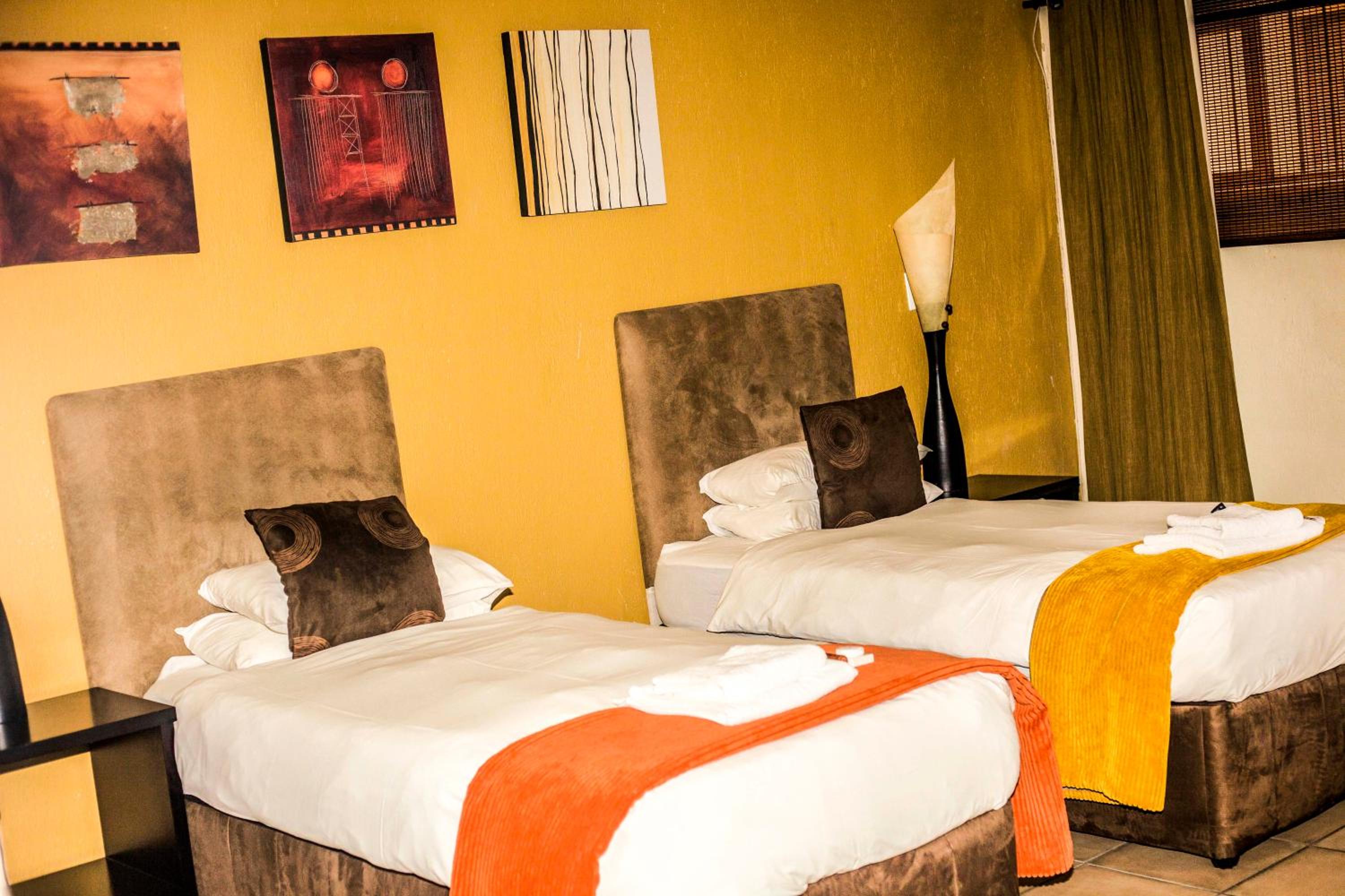 Twin Room - Photo 1