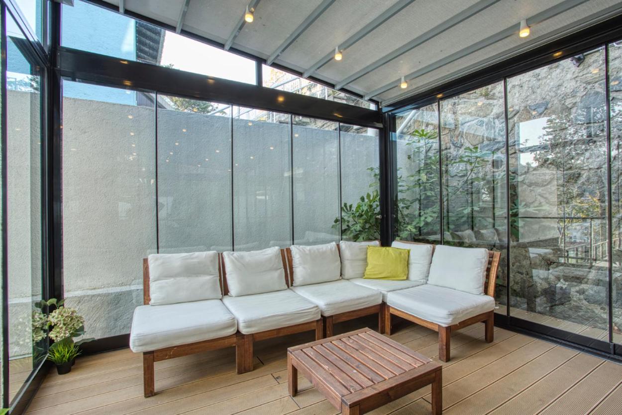 Apartment with Terrace photo 2