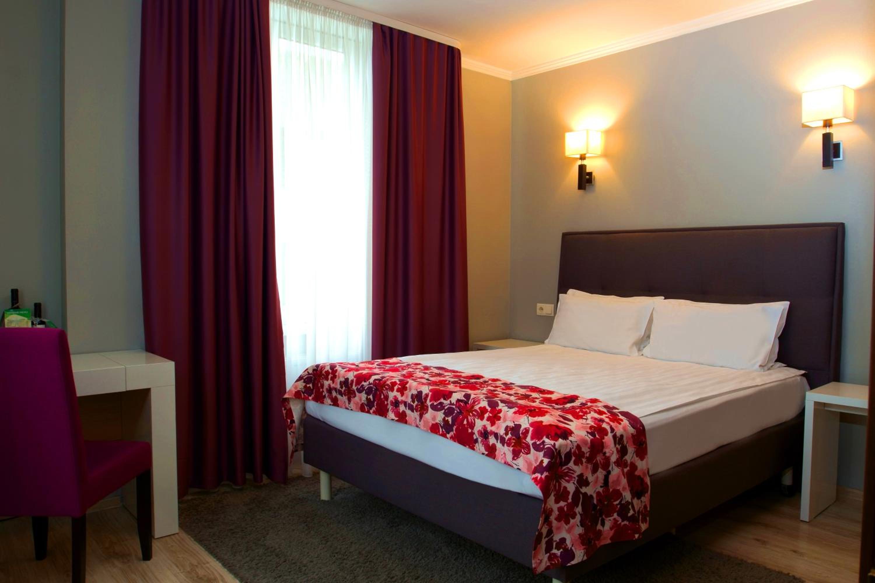 Standard Double Room photo 3