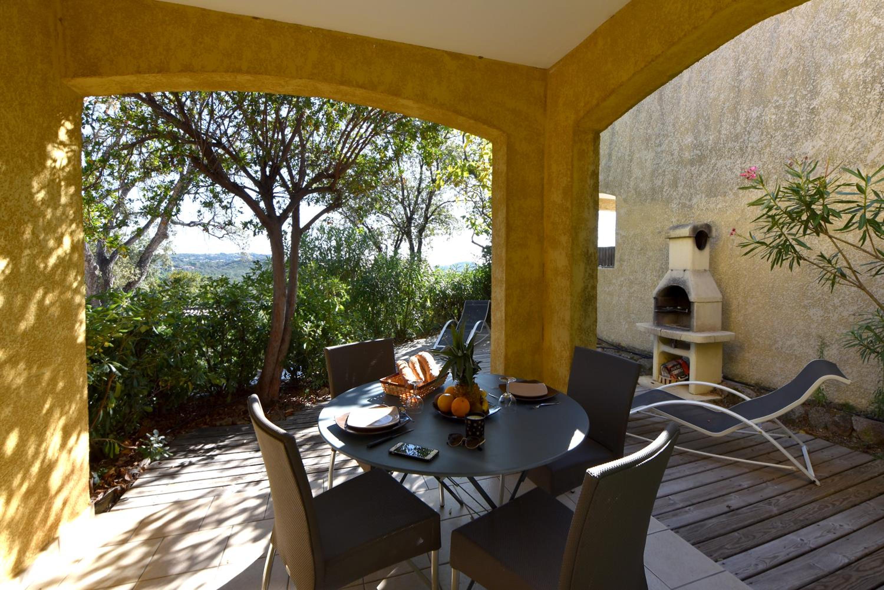 Comfort One-Bedroom Villa (2-4 people) with Sea View  photo 3
