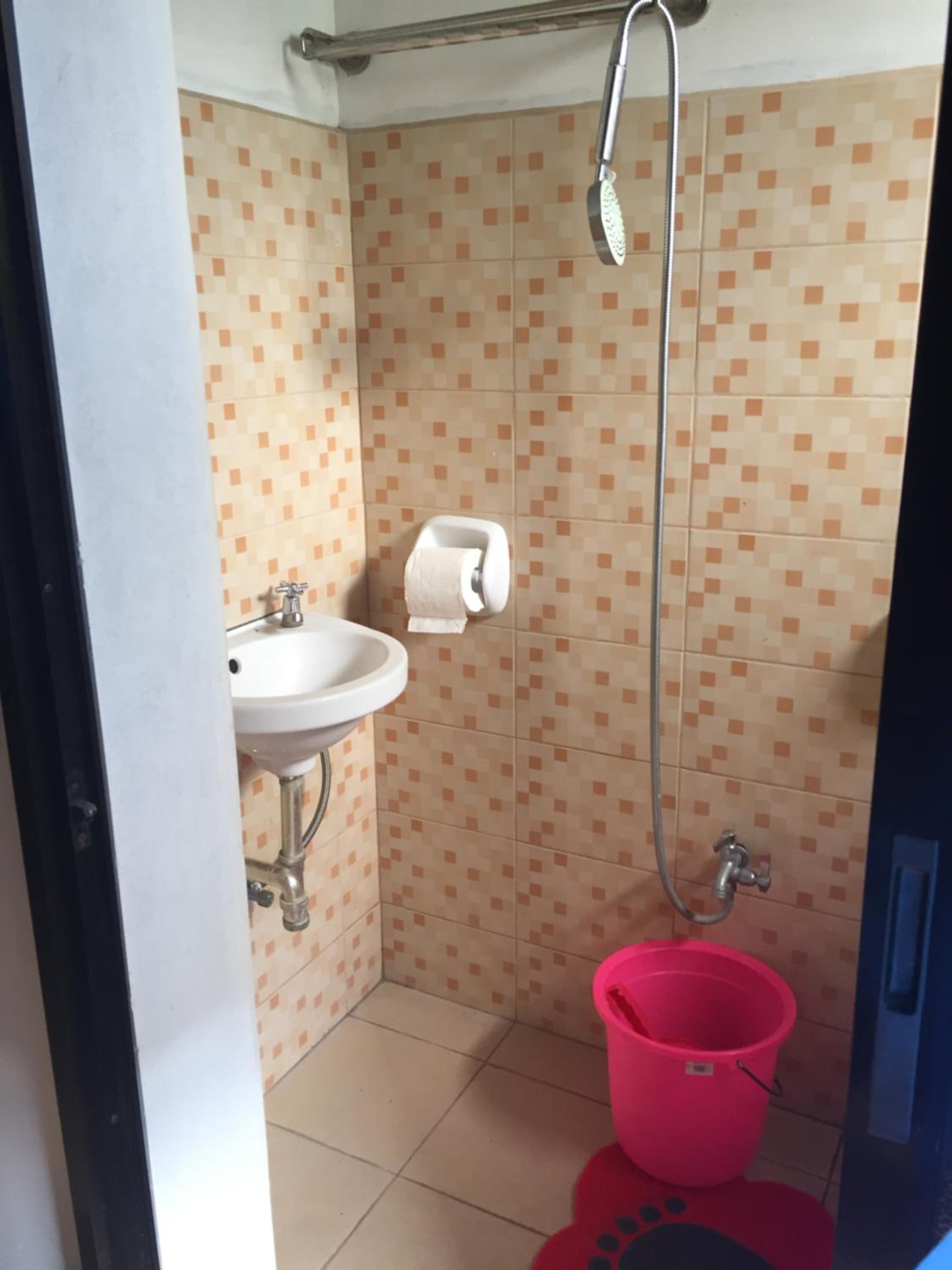 Quadruple Room with Bathroom - Photo 6