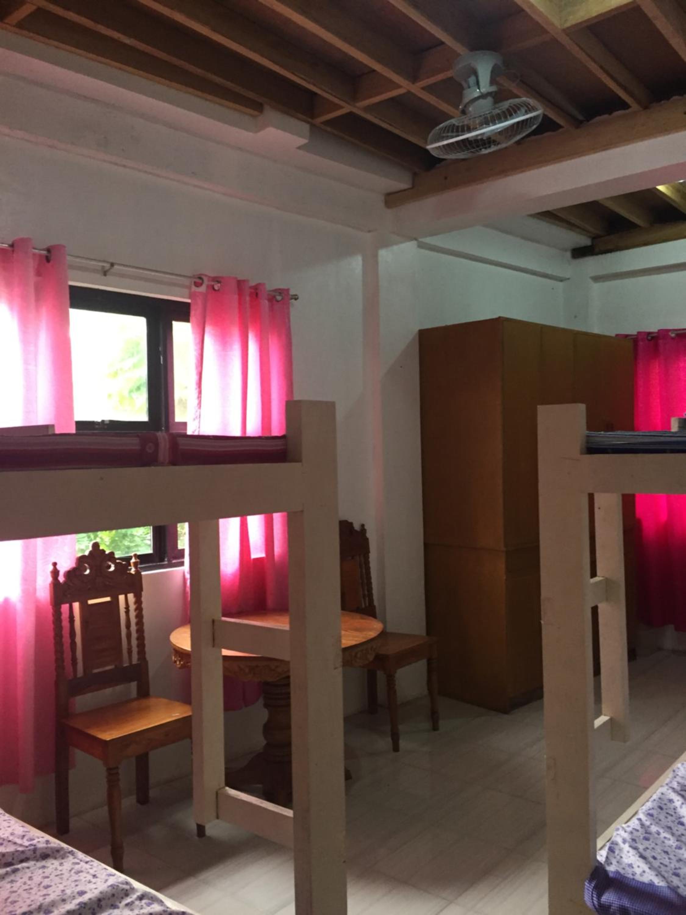Quadruple Room with Mountain View - Photo 10