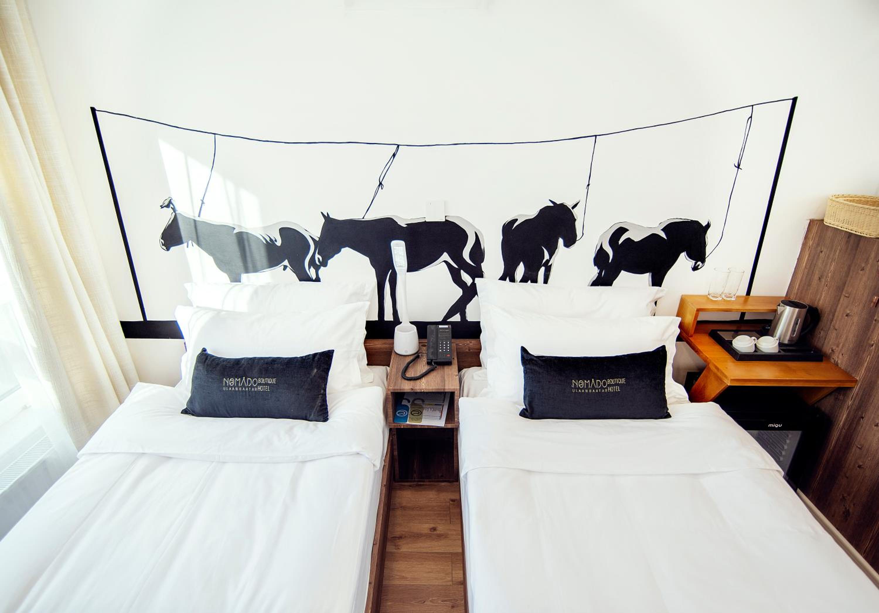 Twin Room with City View - Photo 10