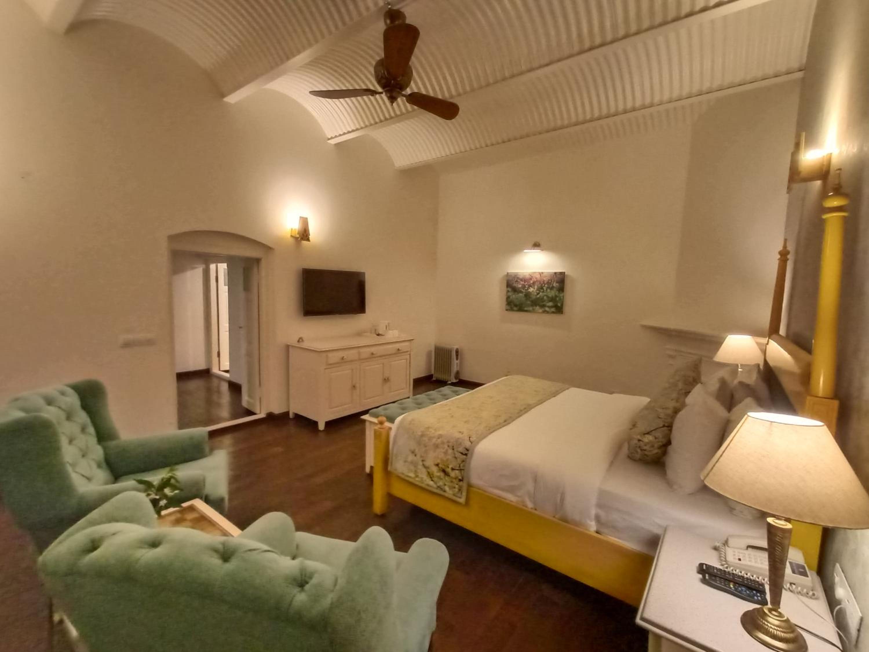 Double Room with Garden View - Photo 9