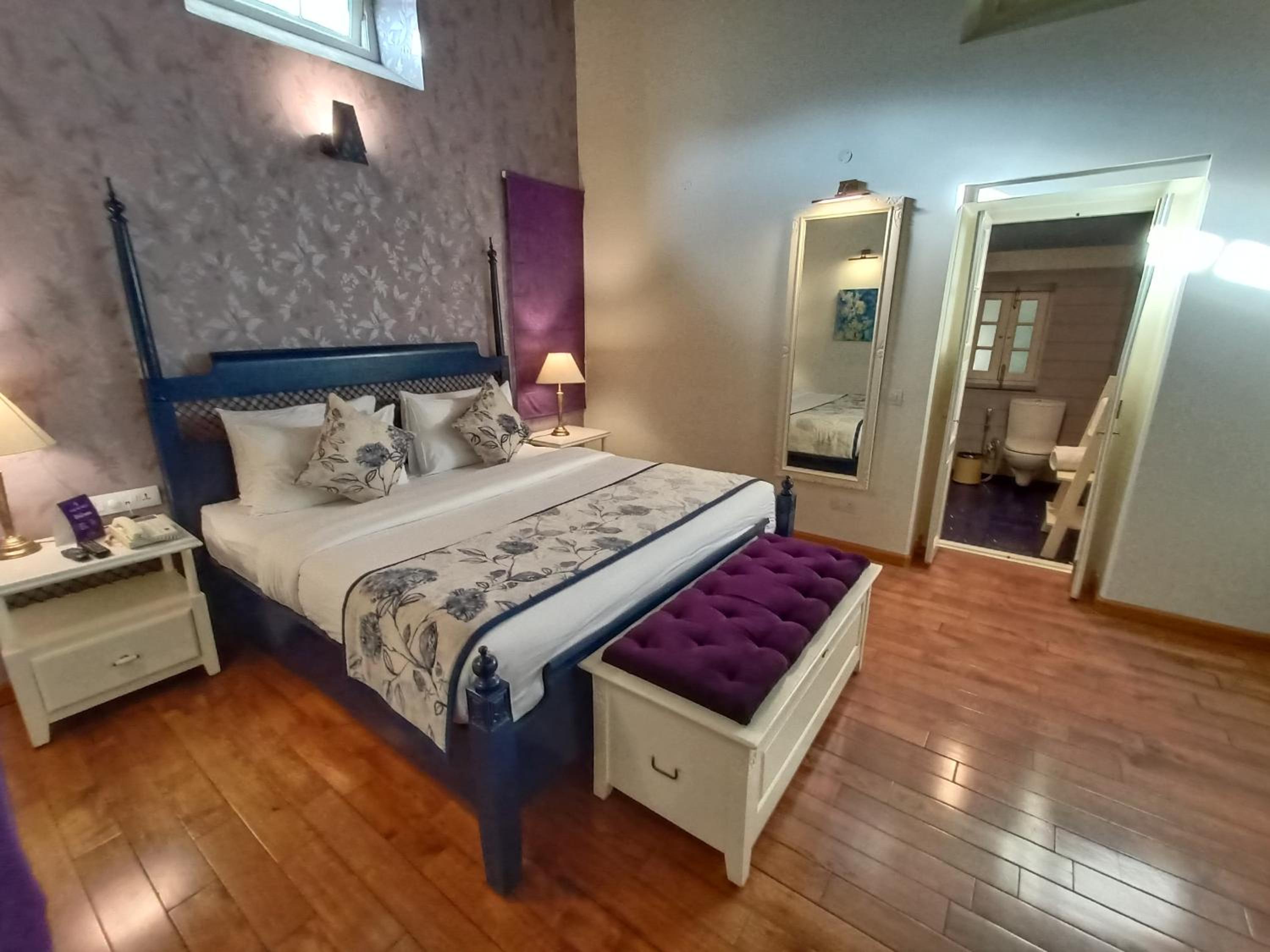 Deluxe Double Room (2 Adults + 1 Child) photo 3