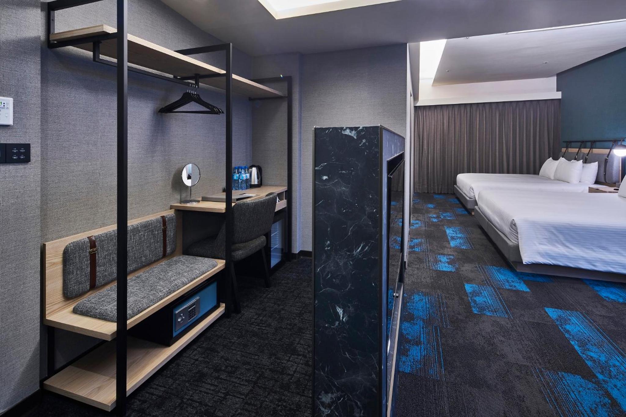 Executive Family Suite - Photo 7