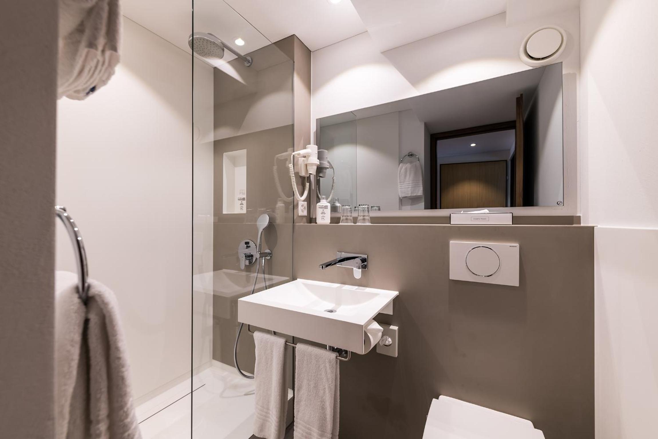 Comfort Twin Room in Residence Building - Photo 3