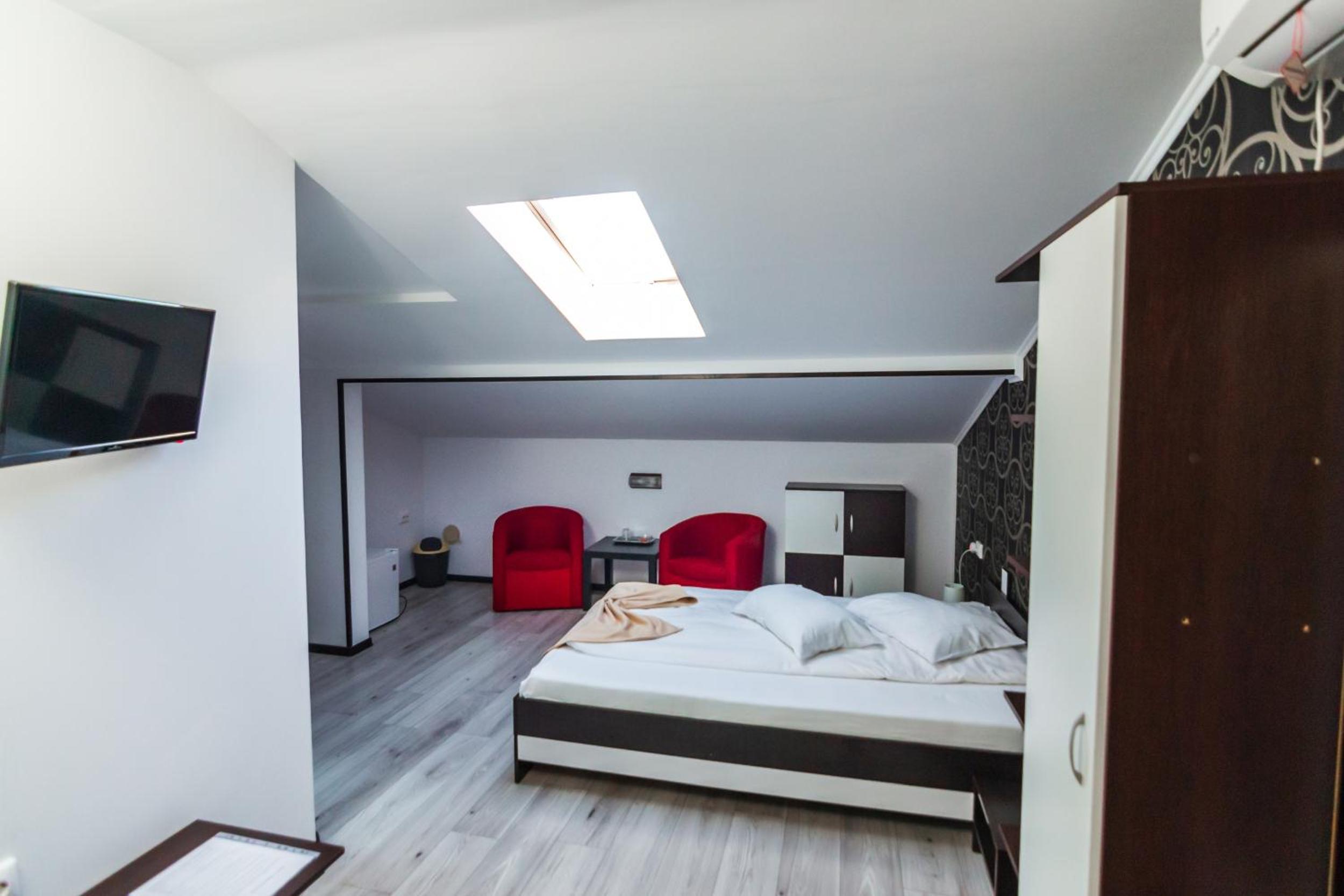 Budget Double Room photo 2