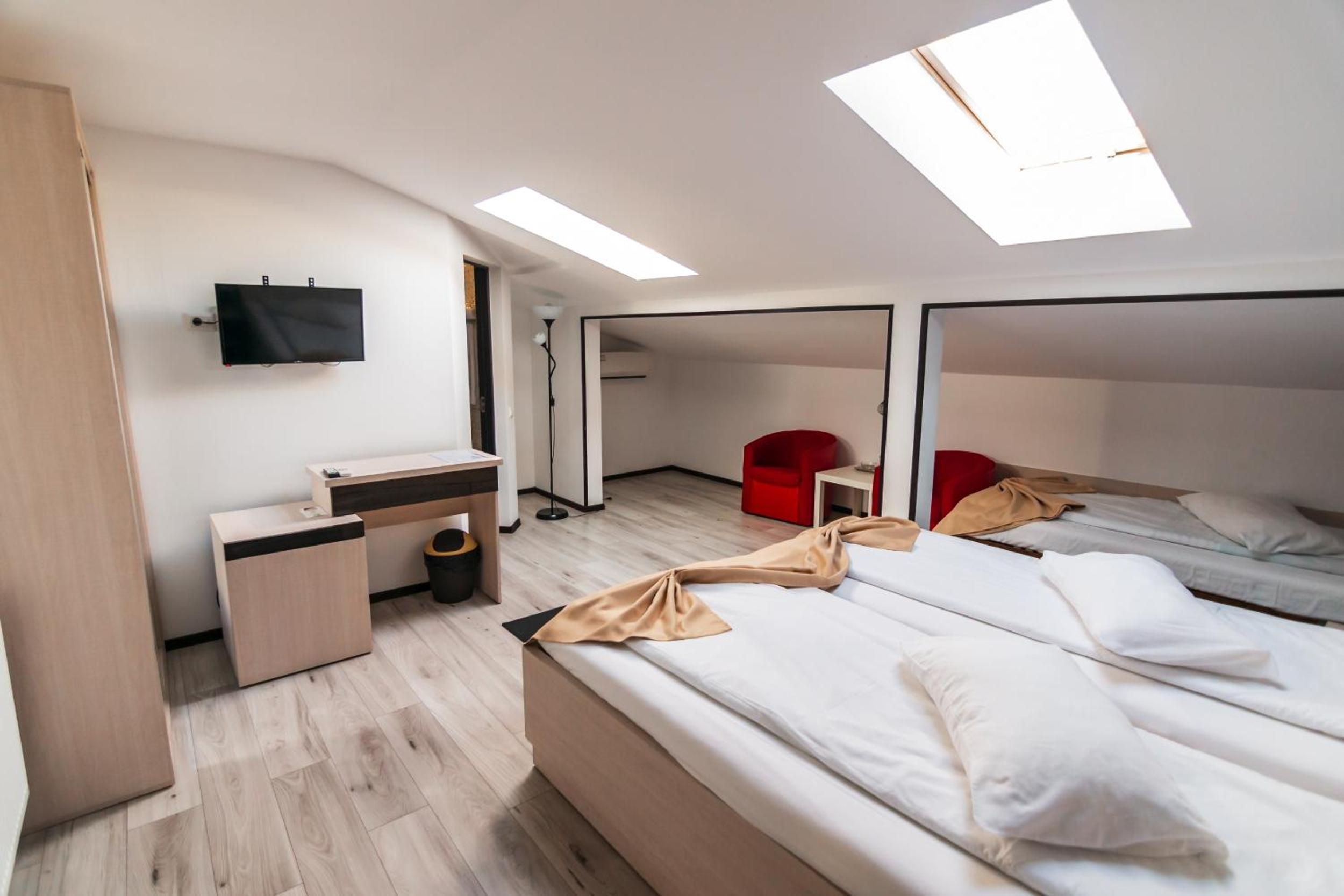 Budget Triple Room photo 2