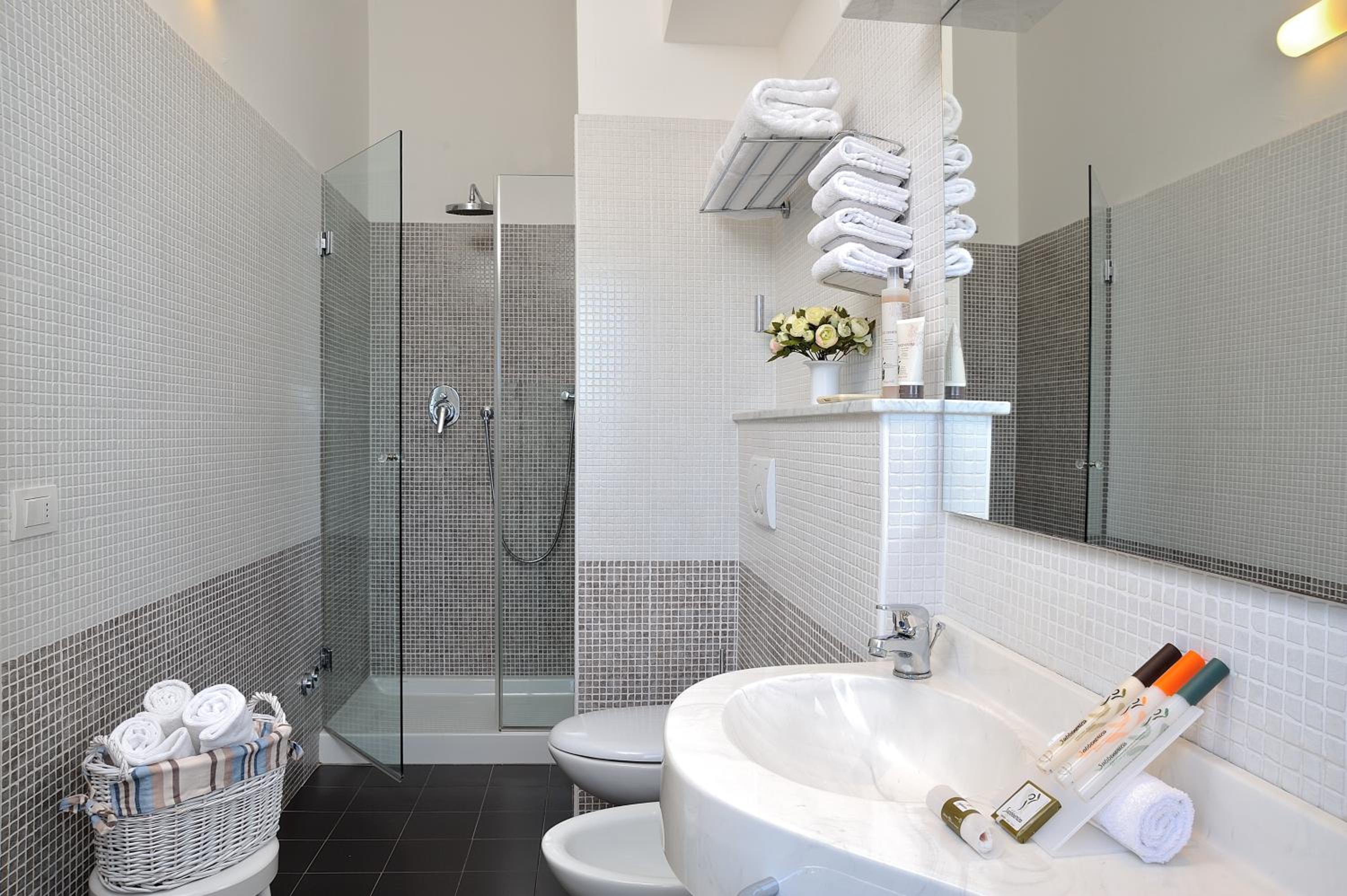 Double Room - Photo 13