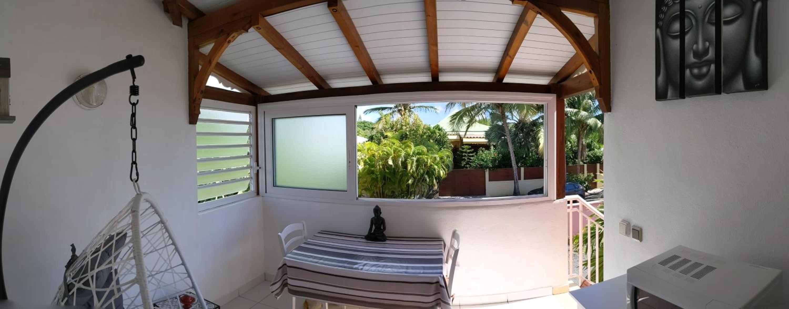 Deluxe Double Room with Balcony and Sea View - Photo 11