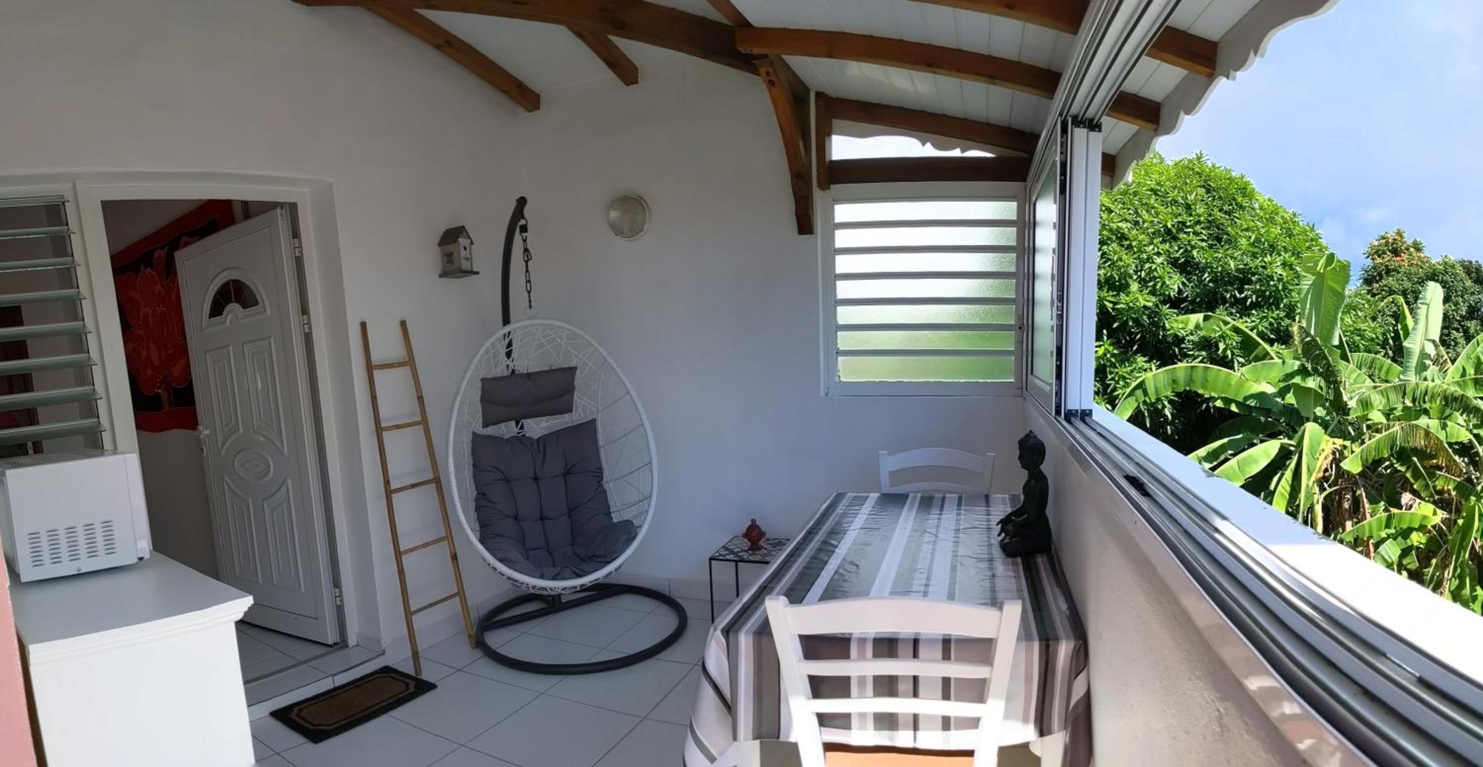 Deluxe Double Room with Balcony and Sea View - Photo 10
