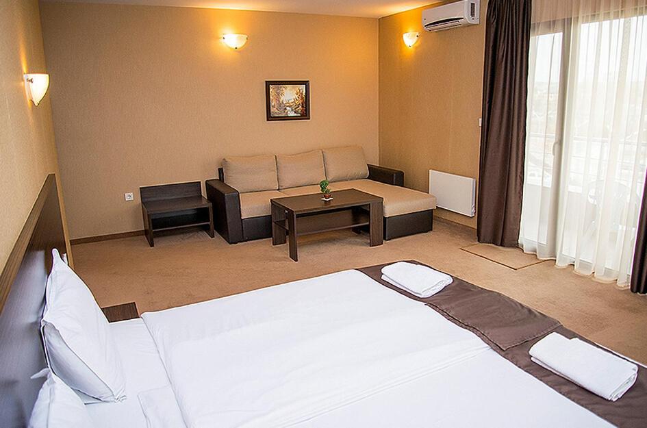 Deluxe Double Room with Balcony photo 1