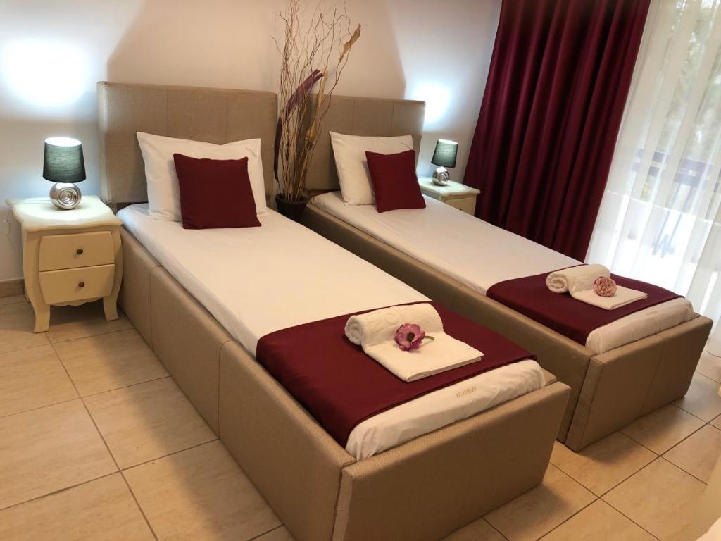 Standard Twin Room with Garden View - Photo 2