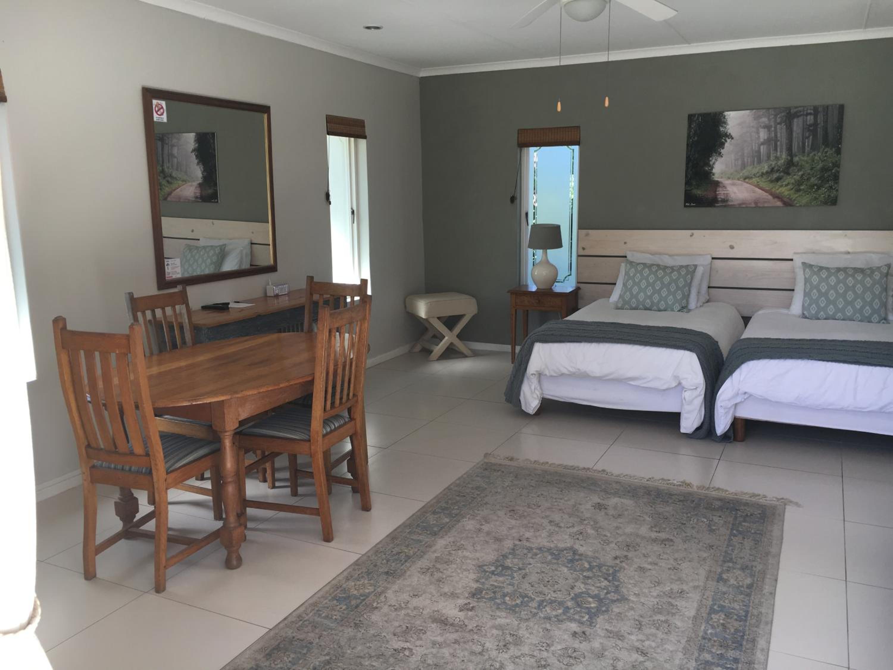 Superior Family Room - Photo 1
