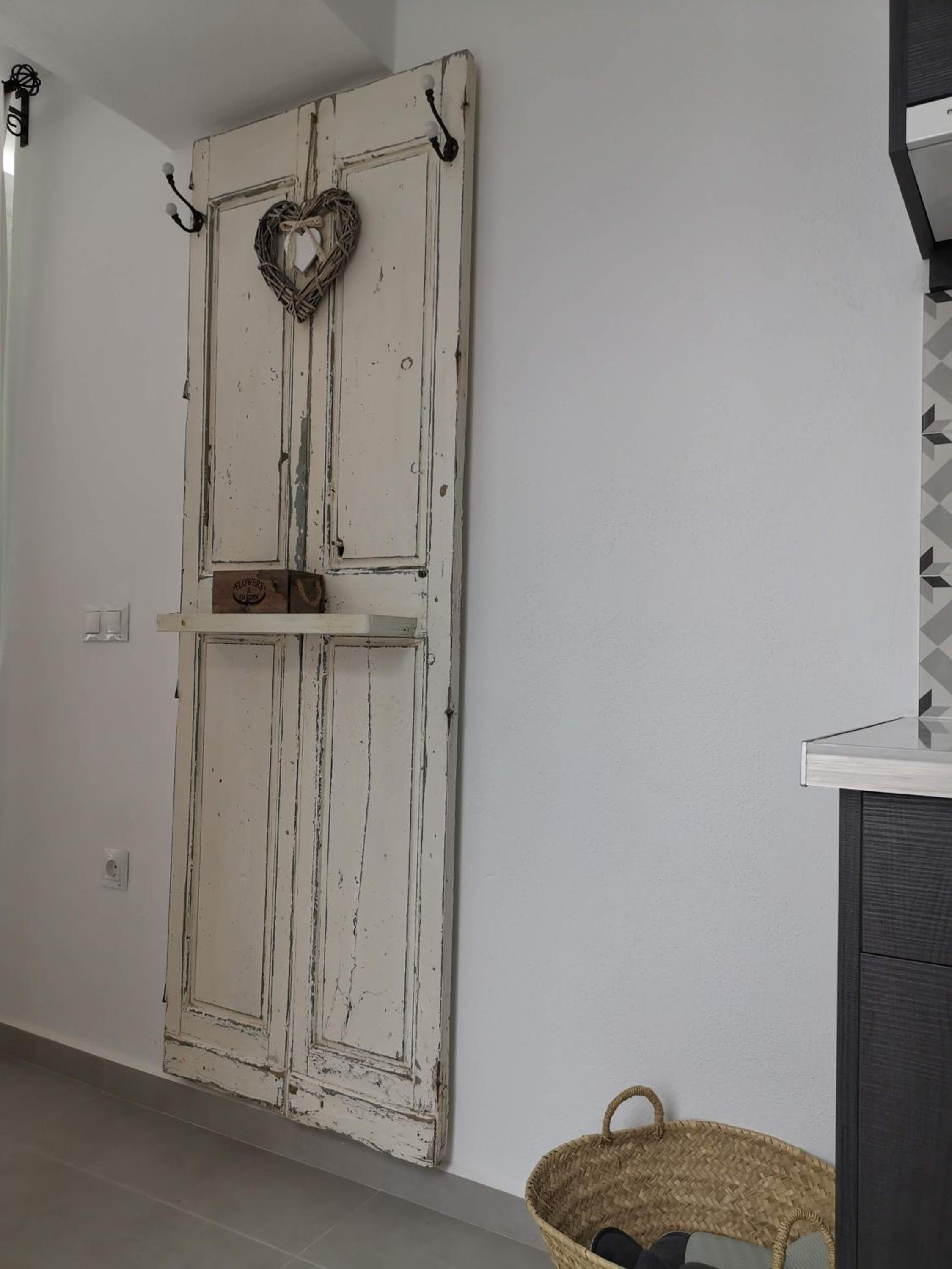 One-Bedroom Apartment - Photo 12