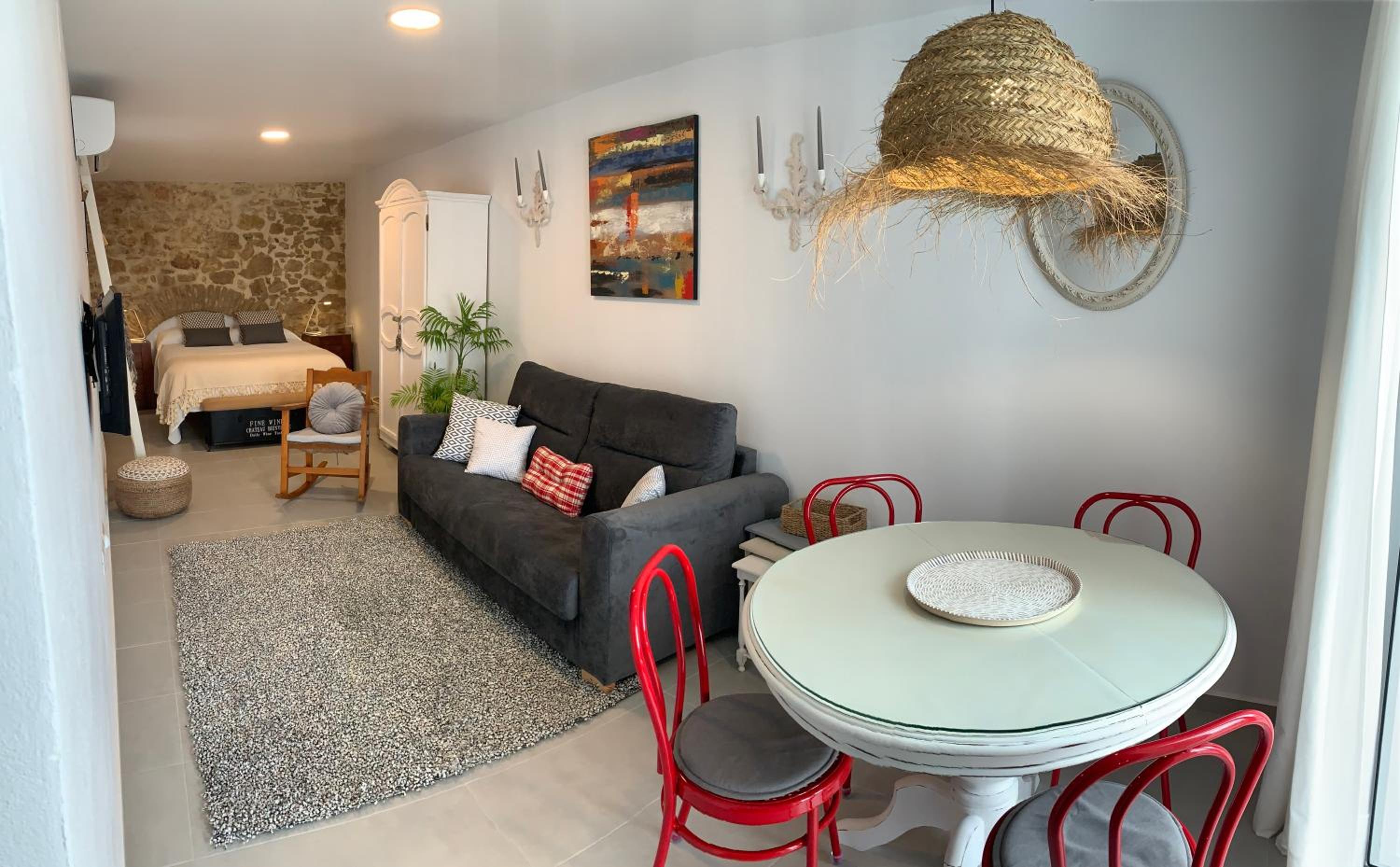 One-Bedroom Apartment - Photo 29