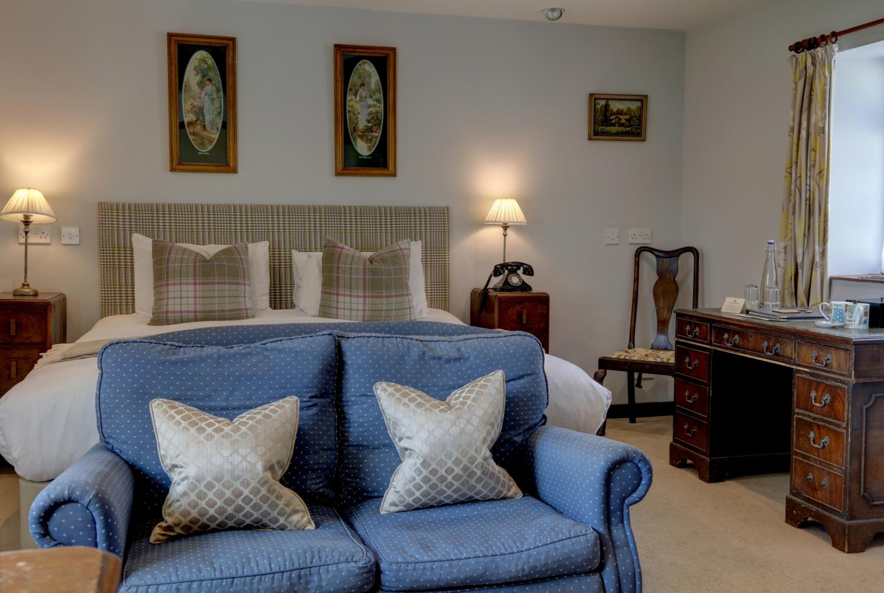 Superior King Room - Photo 2