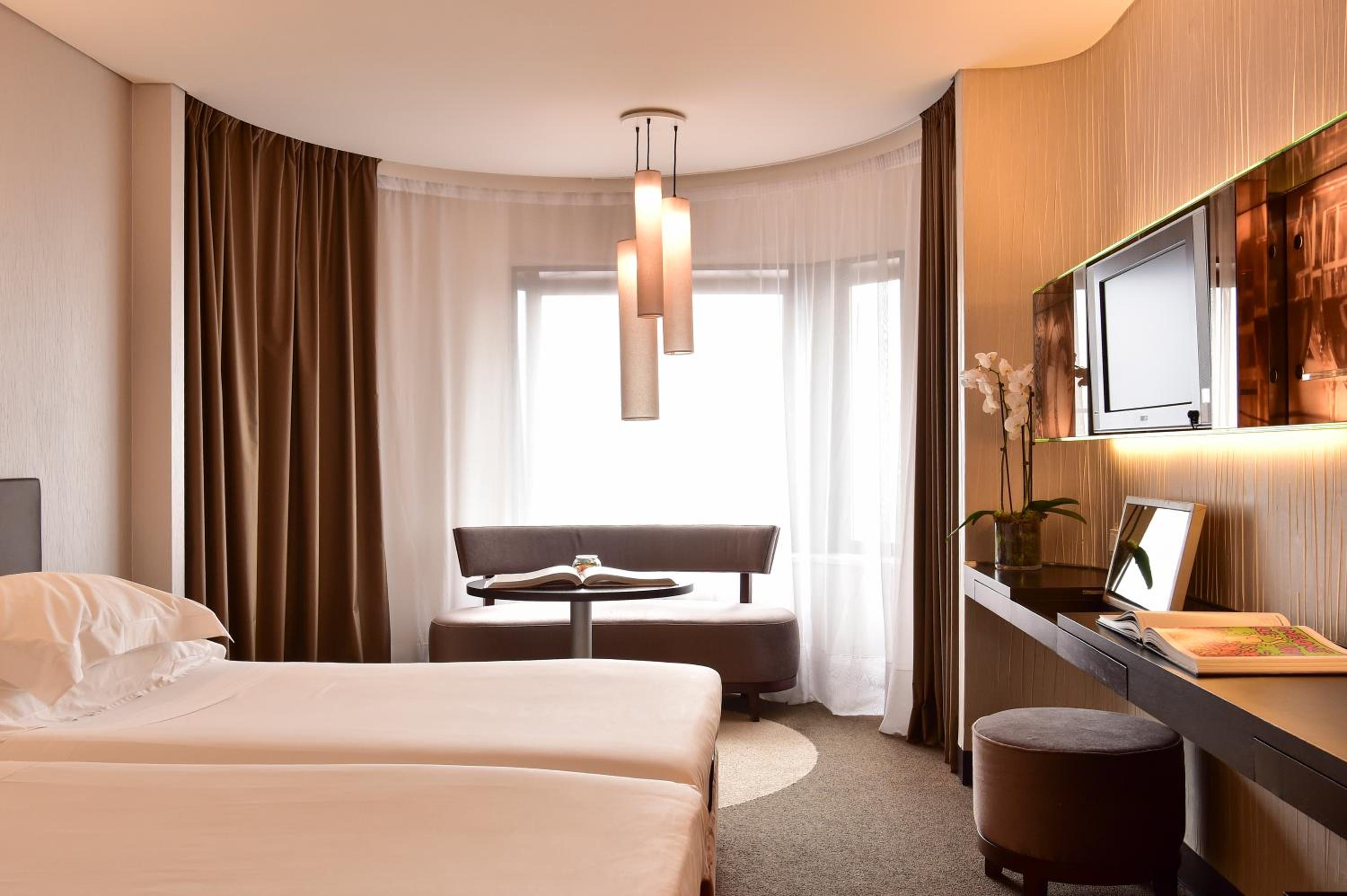 Deluxe Twin Room - Photo 1