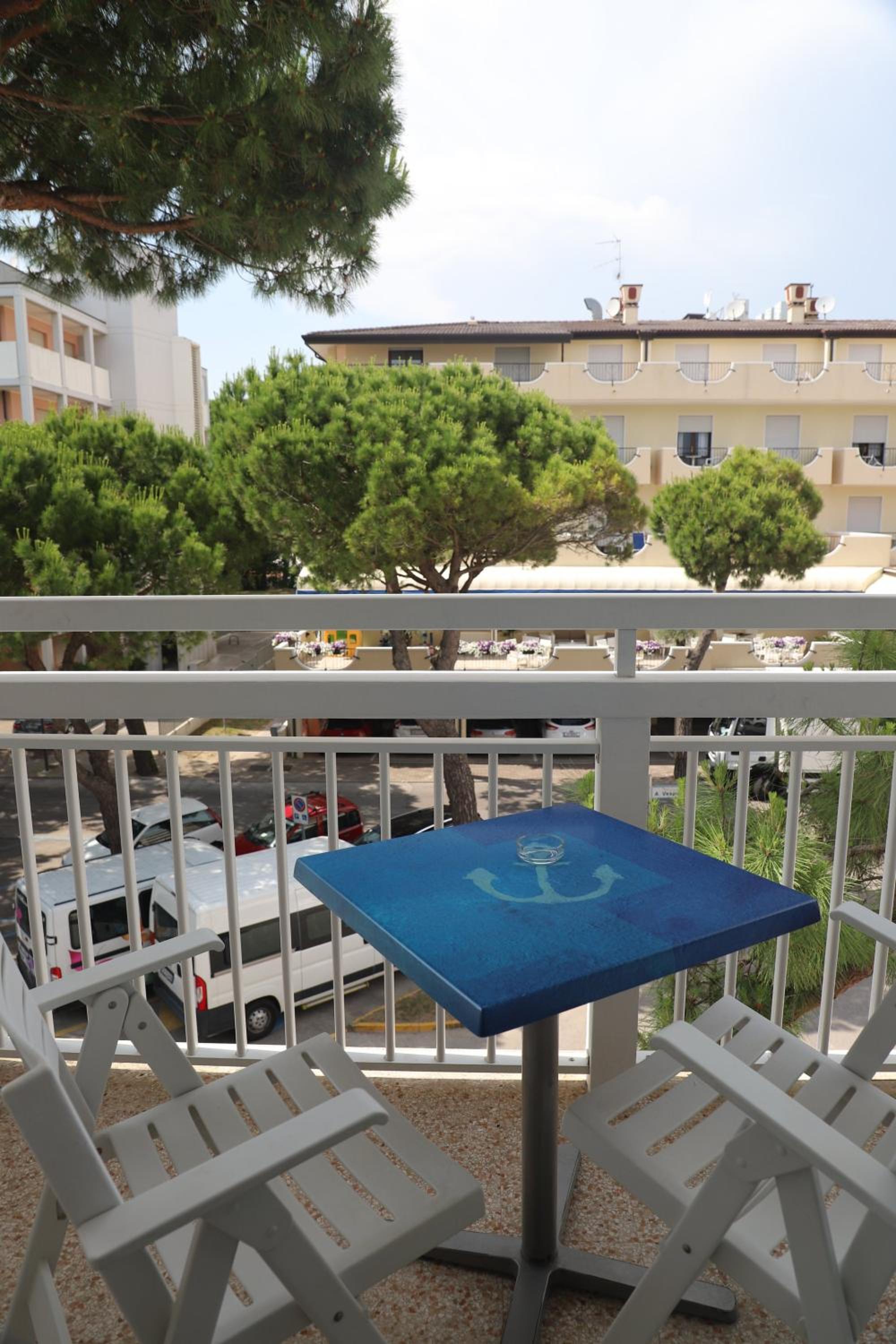 Double or Twin Room with Balcony photo 3