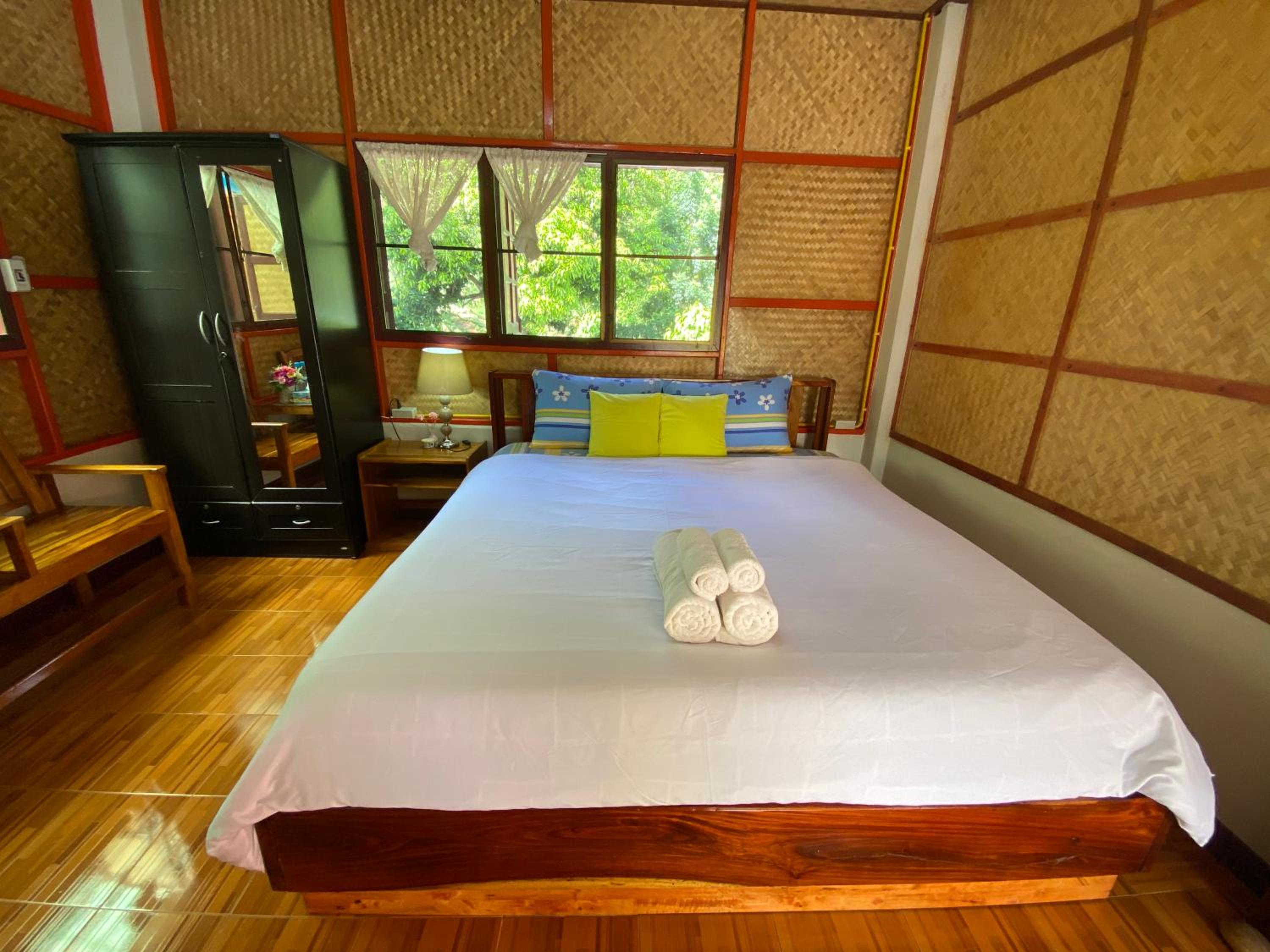 Double Room with Mountain View and Shared Bathroom photo 2