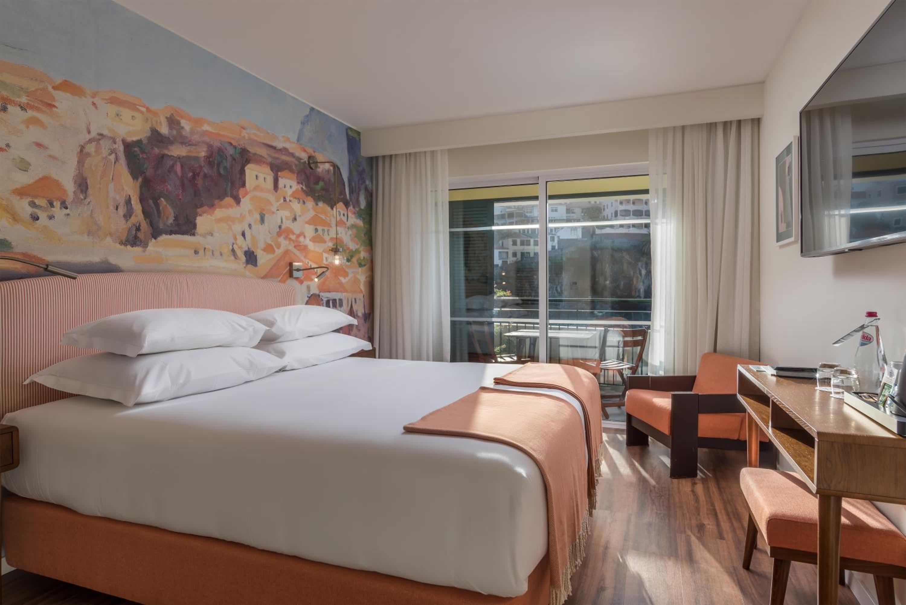  Deluxe Bay View - Photo 1