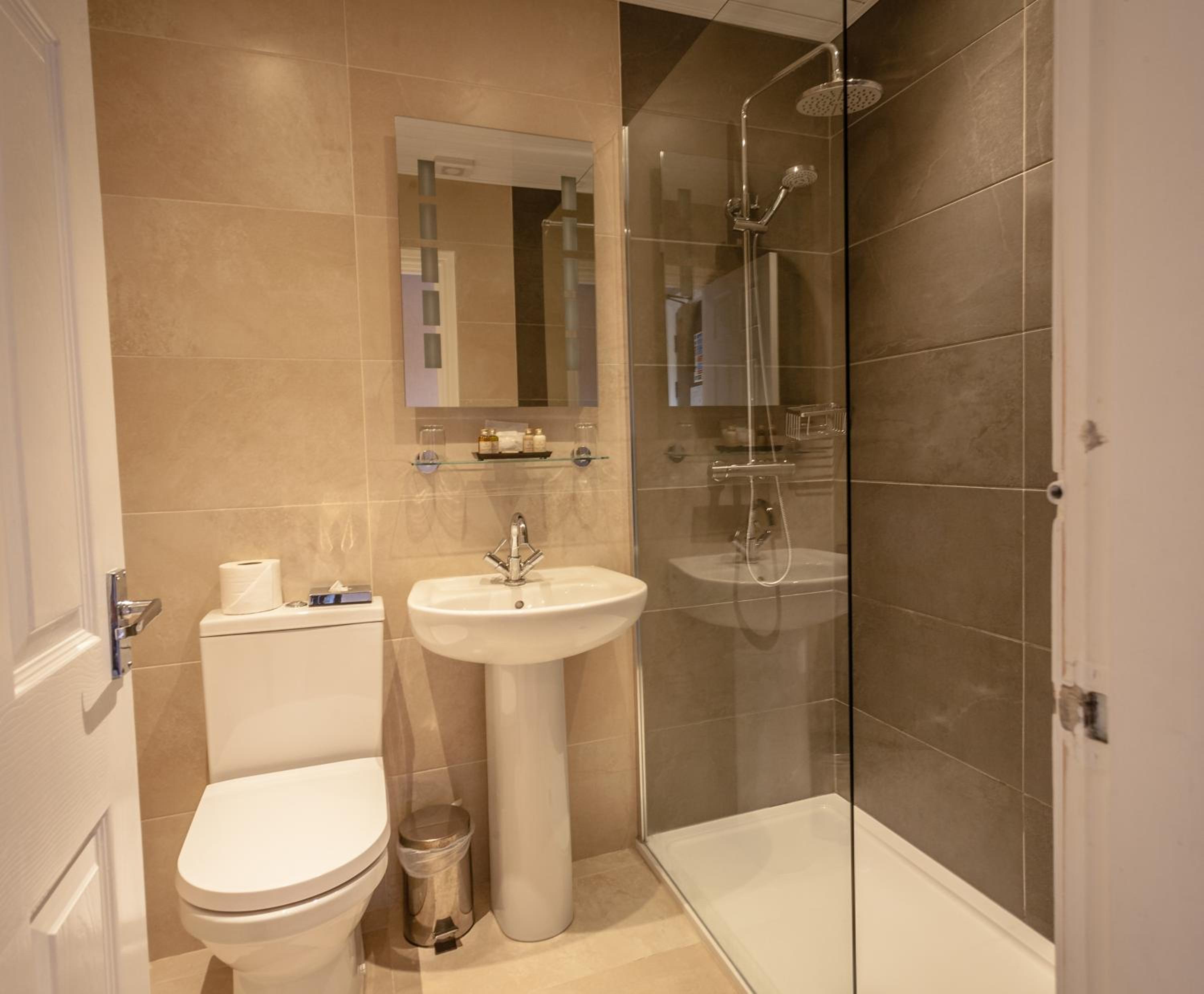 Executive Twin Room with View - Photo 6