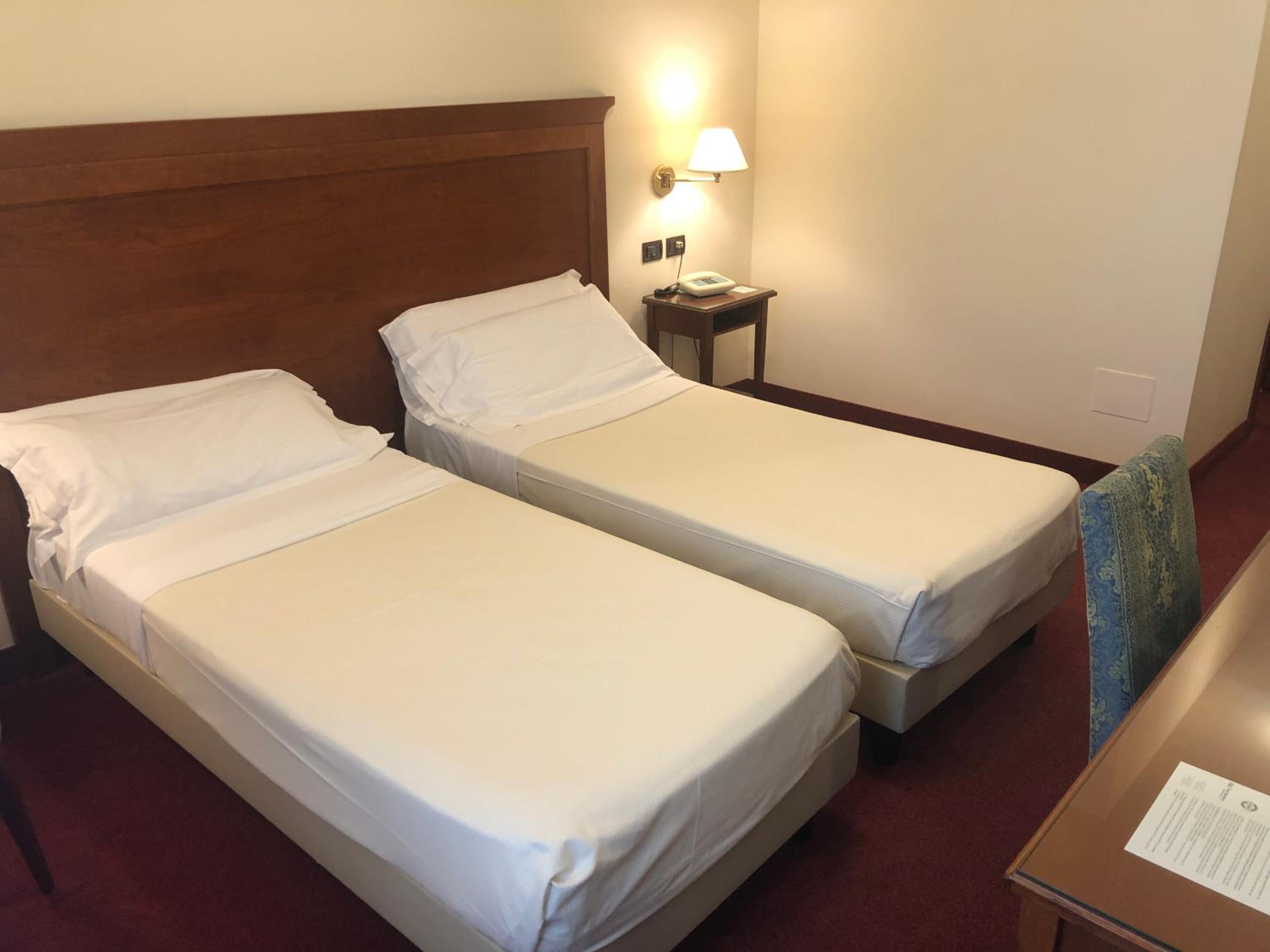 Twin Room - Photo 1