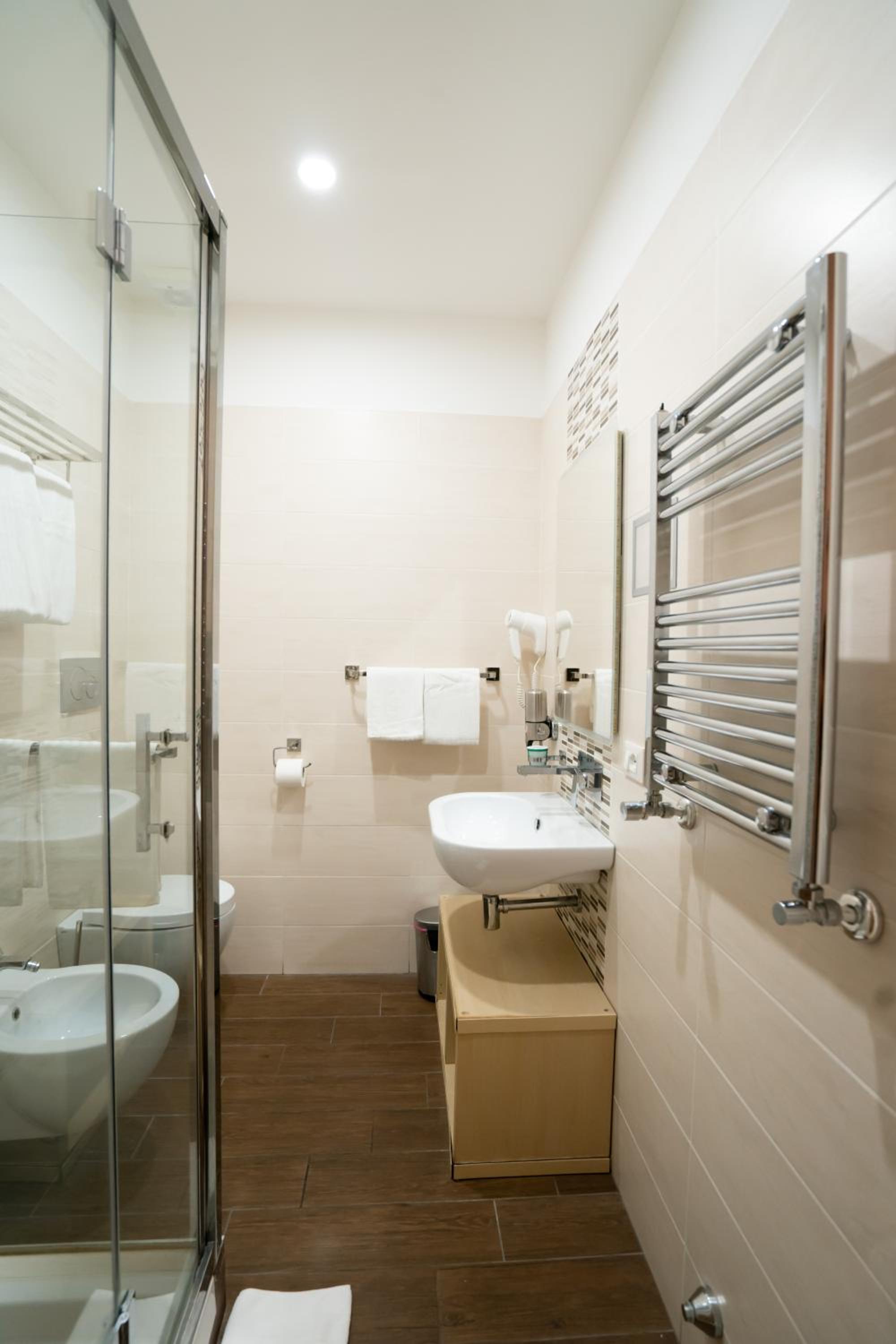 Deluxe Triple Room photo 2