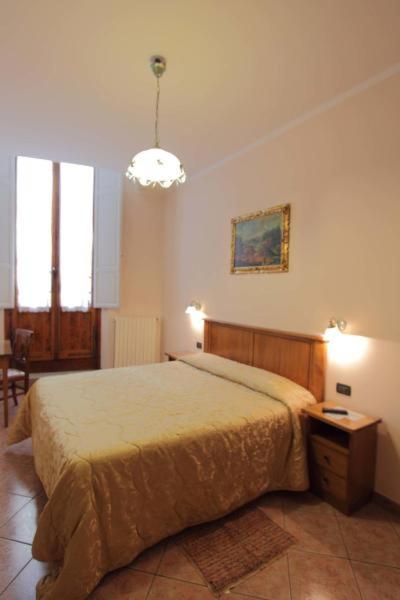 Double Room with Private Bathroom photo 1
