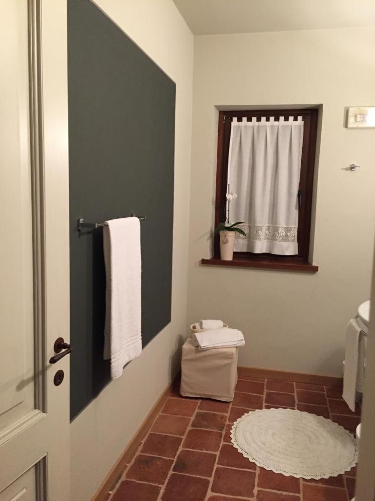 Twin Room with Private External Bathroom photo 3