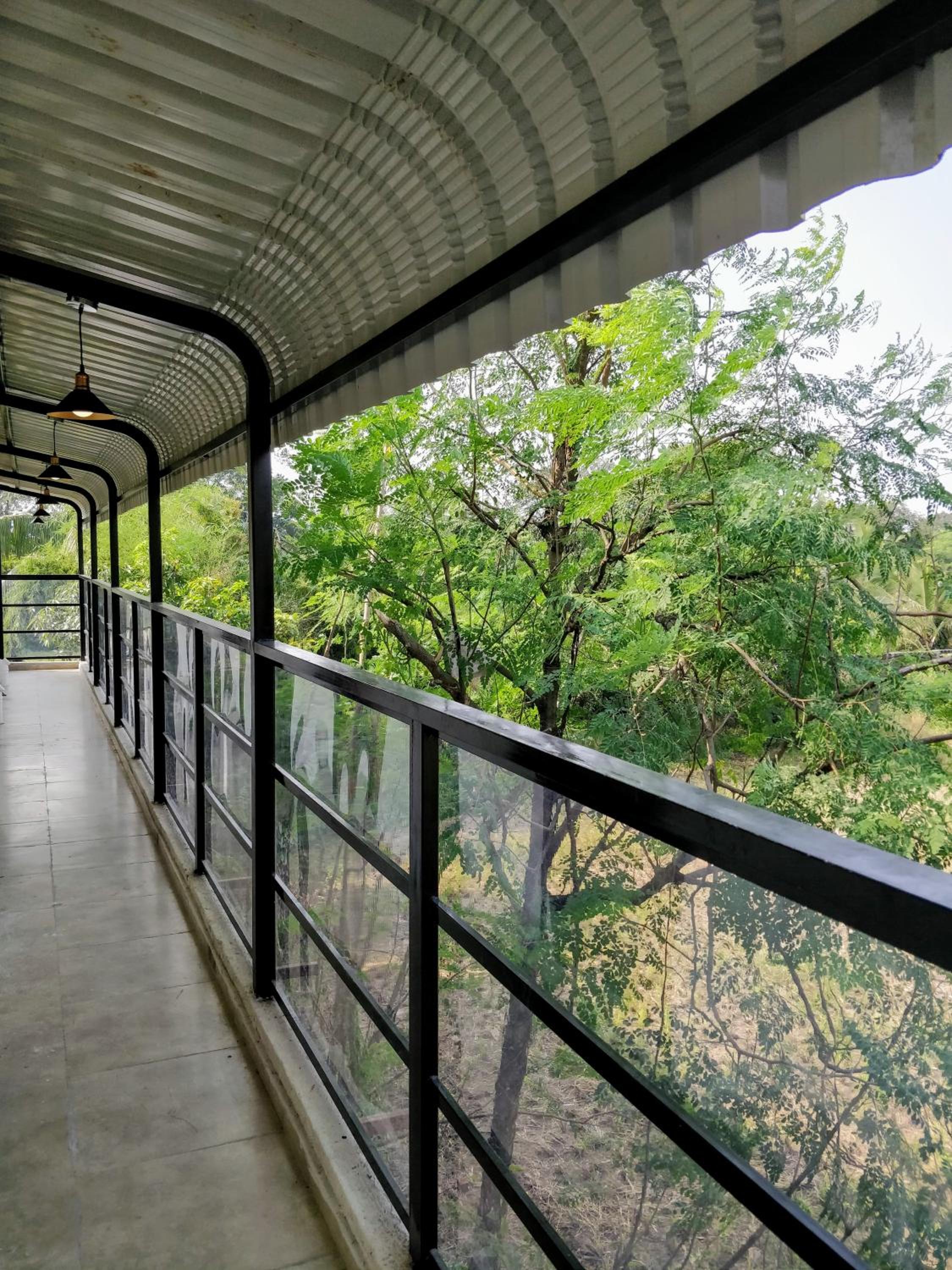 Queen Room with Pool View - Photo 2