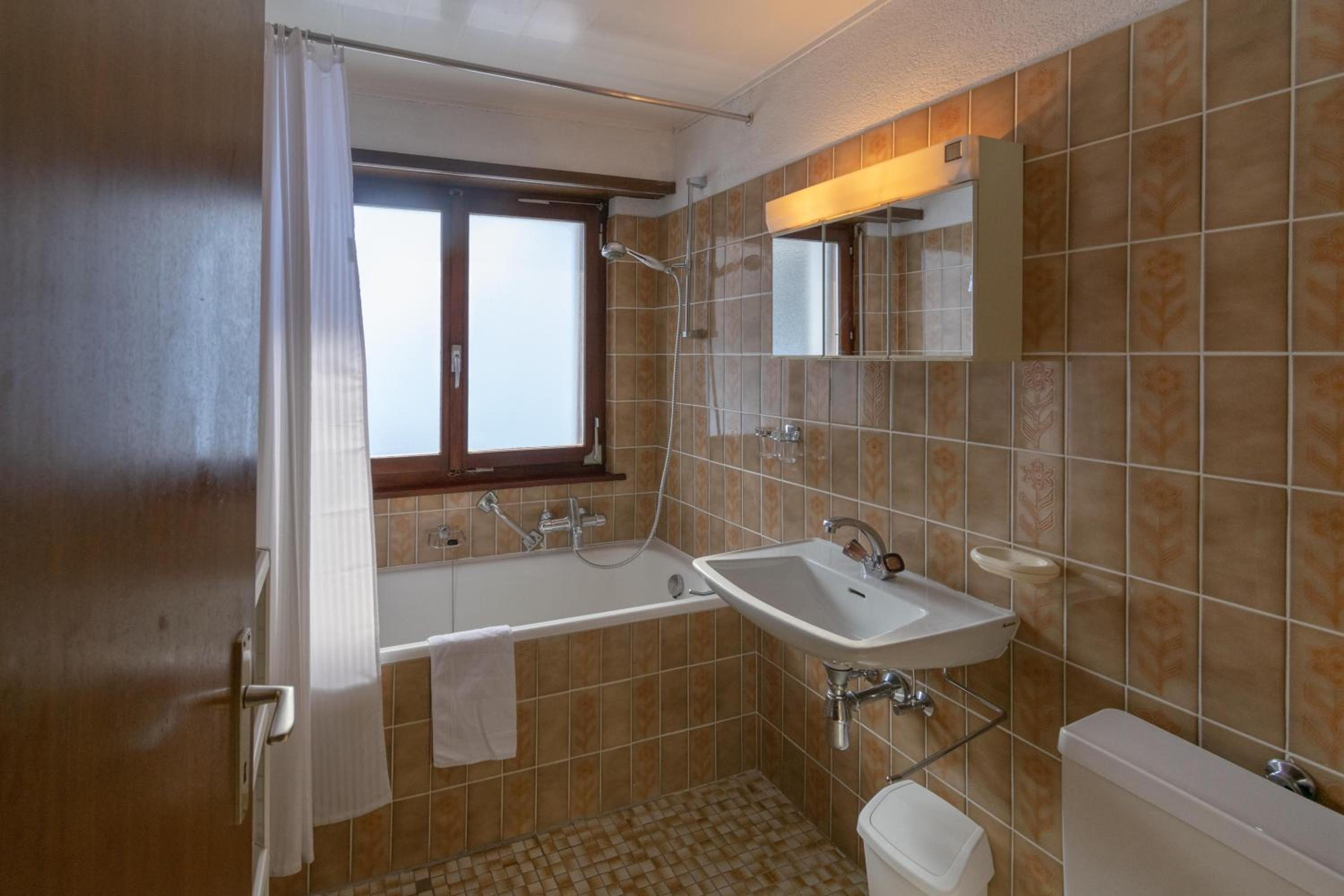 Apartment with Balcony photo 3