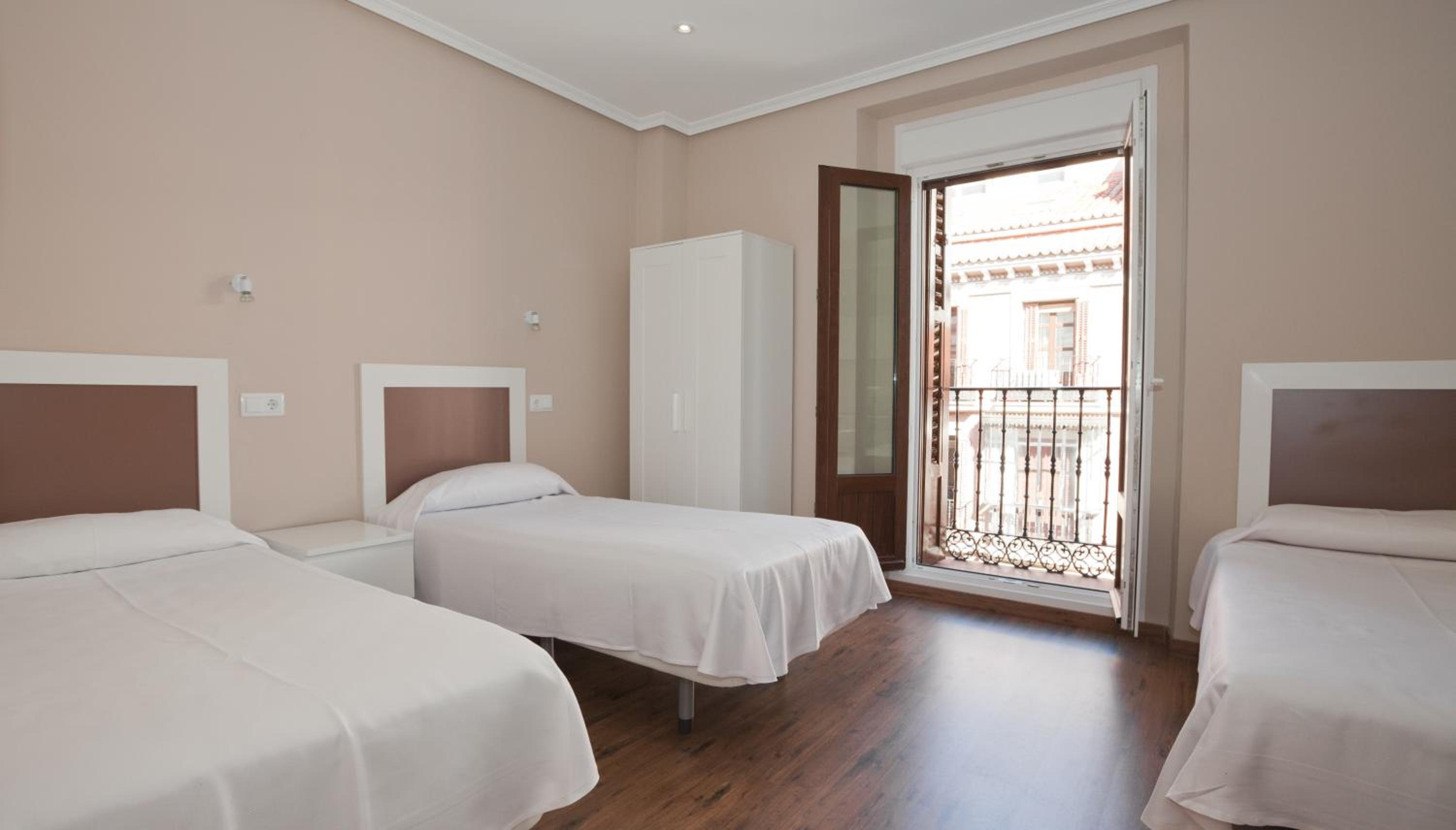 One-Bedroom Deluxe Apartment photo 2