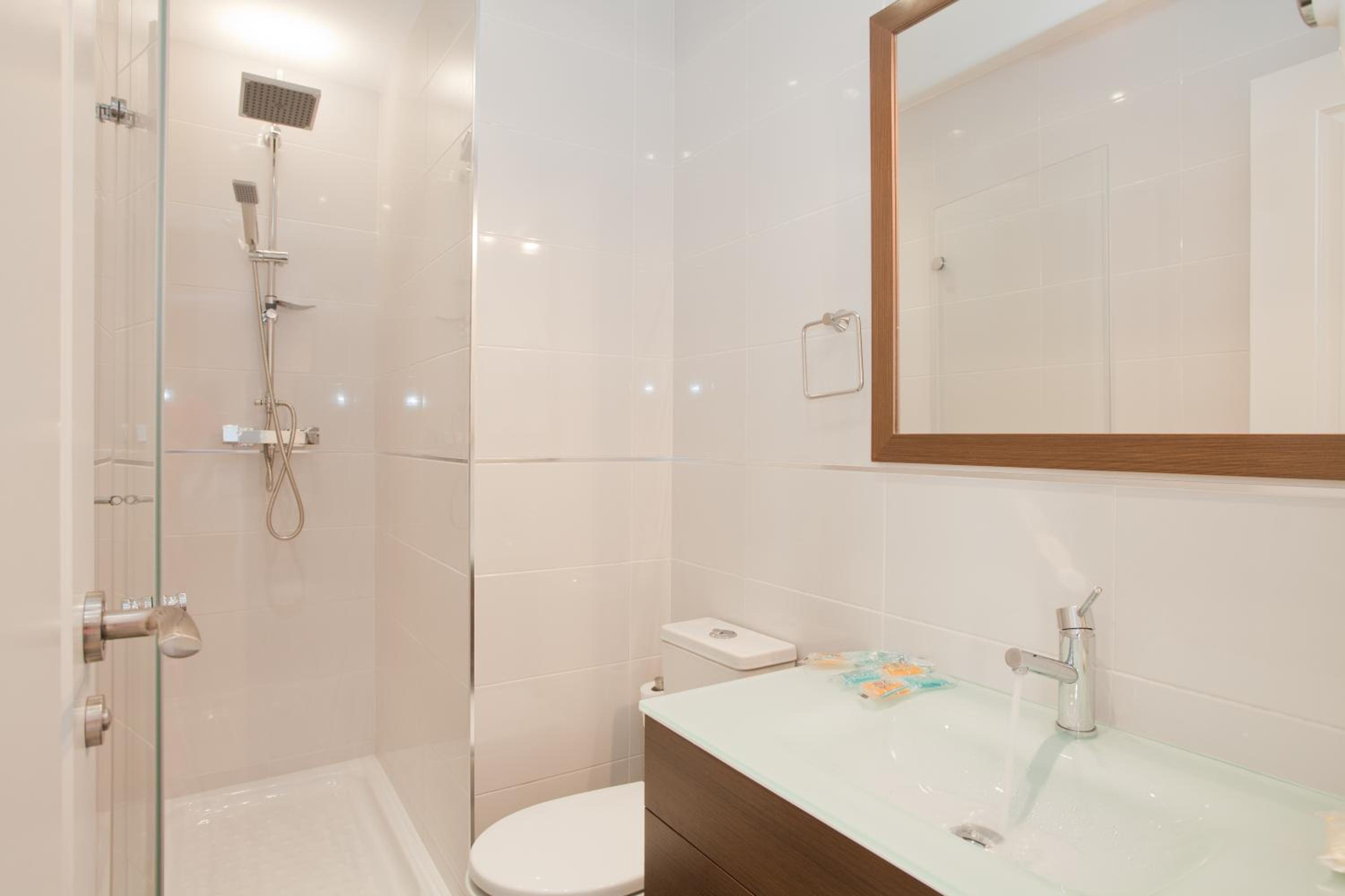 Superior Two-Bedroom Apartment (6 Adults) - Calle Carmen photo 3
