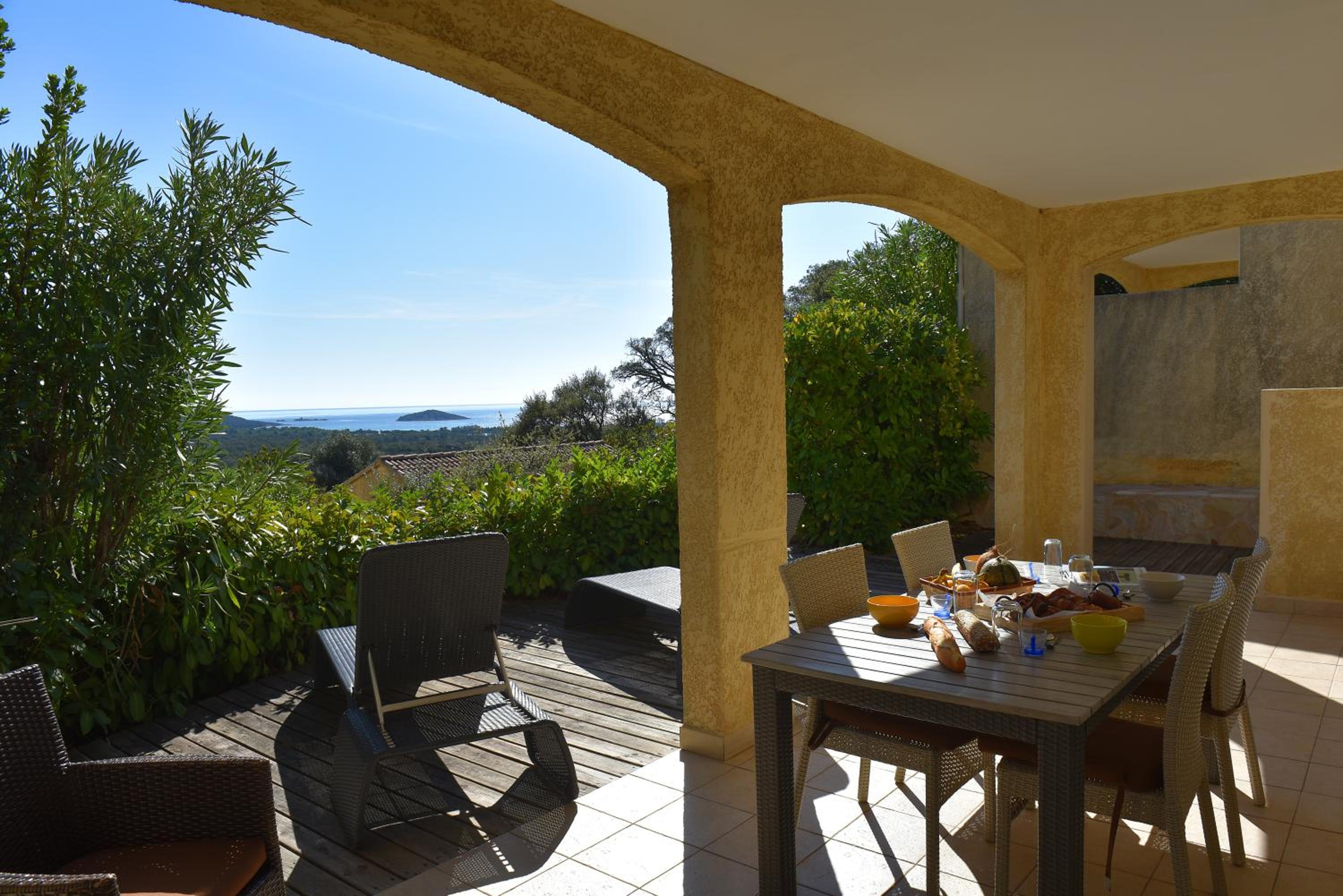 2 Bedroom Superior Villa (4-6 people) with panoramic Sea View  photo 2