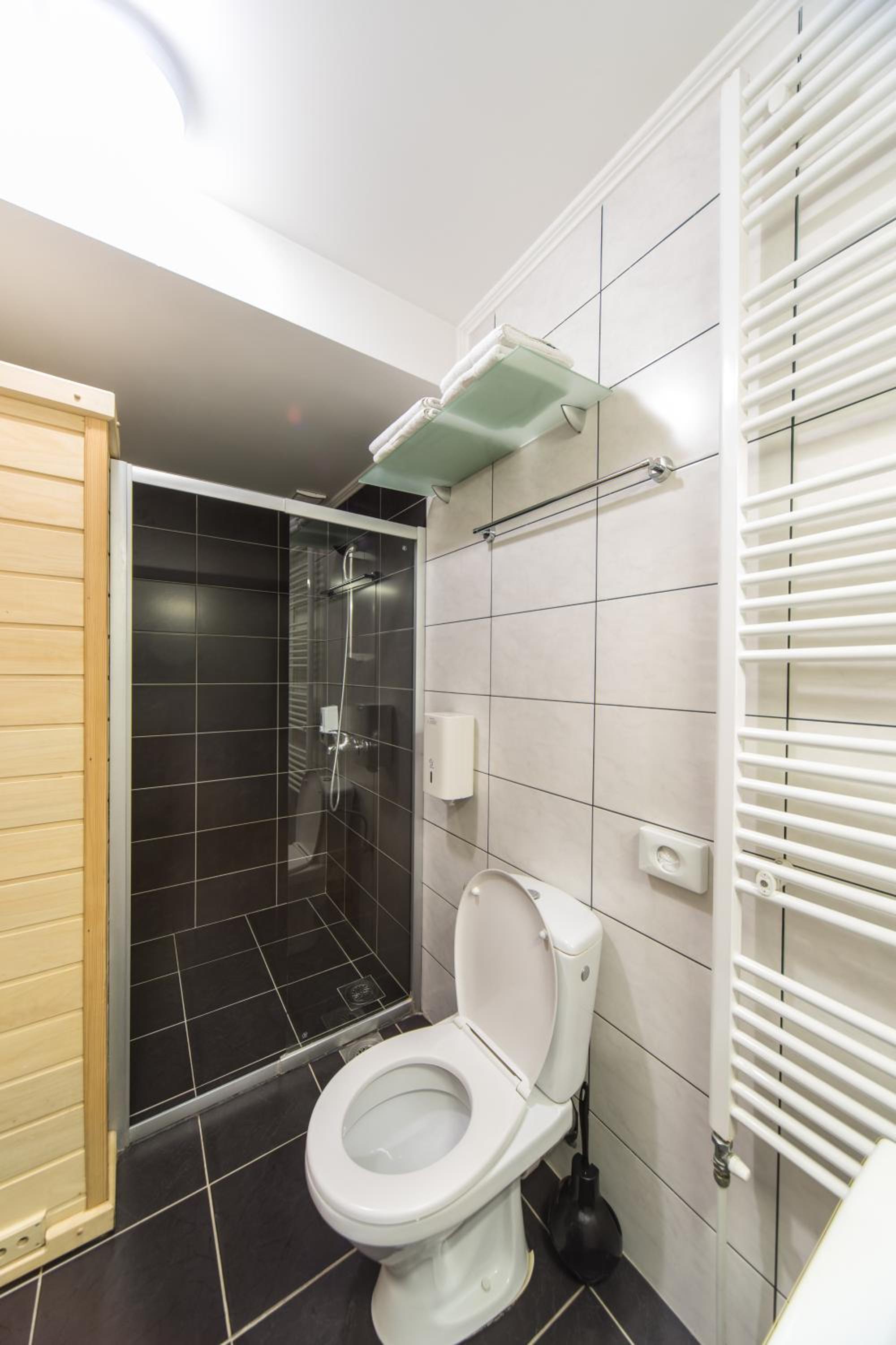Two-Bedroom Apartment with Sauna - Photo 27