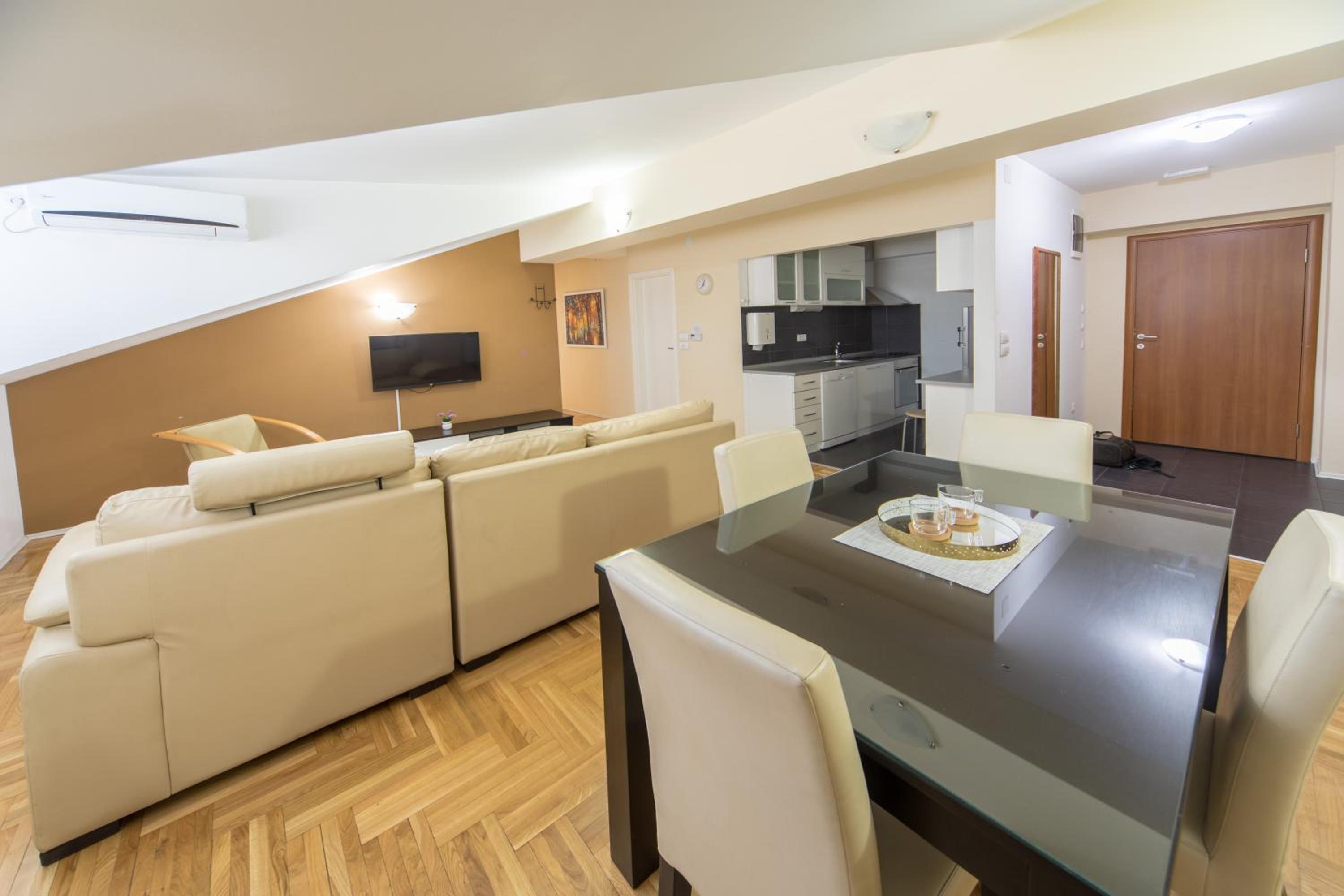 Two-Bedroom Apartment with Sauna - Photo 29