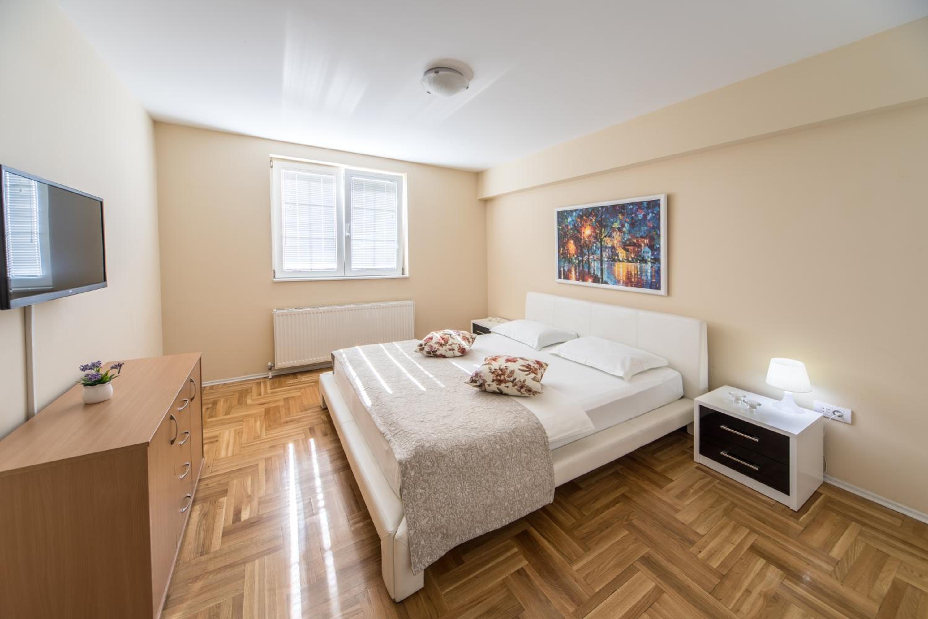 Two-Bedroom Apartment with Sauna - Photo 23