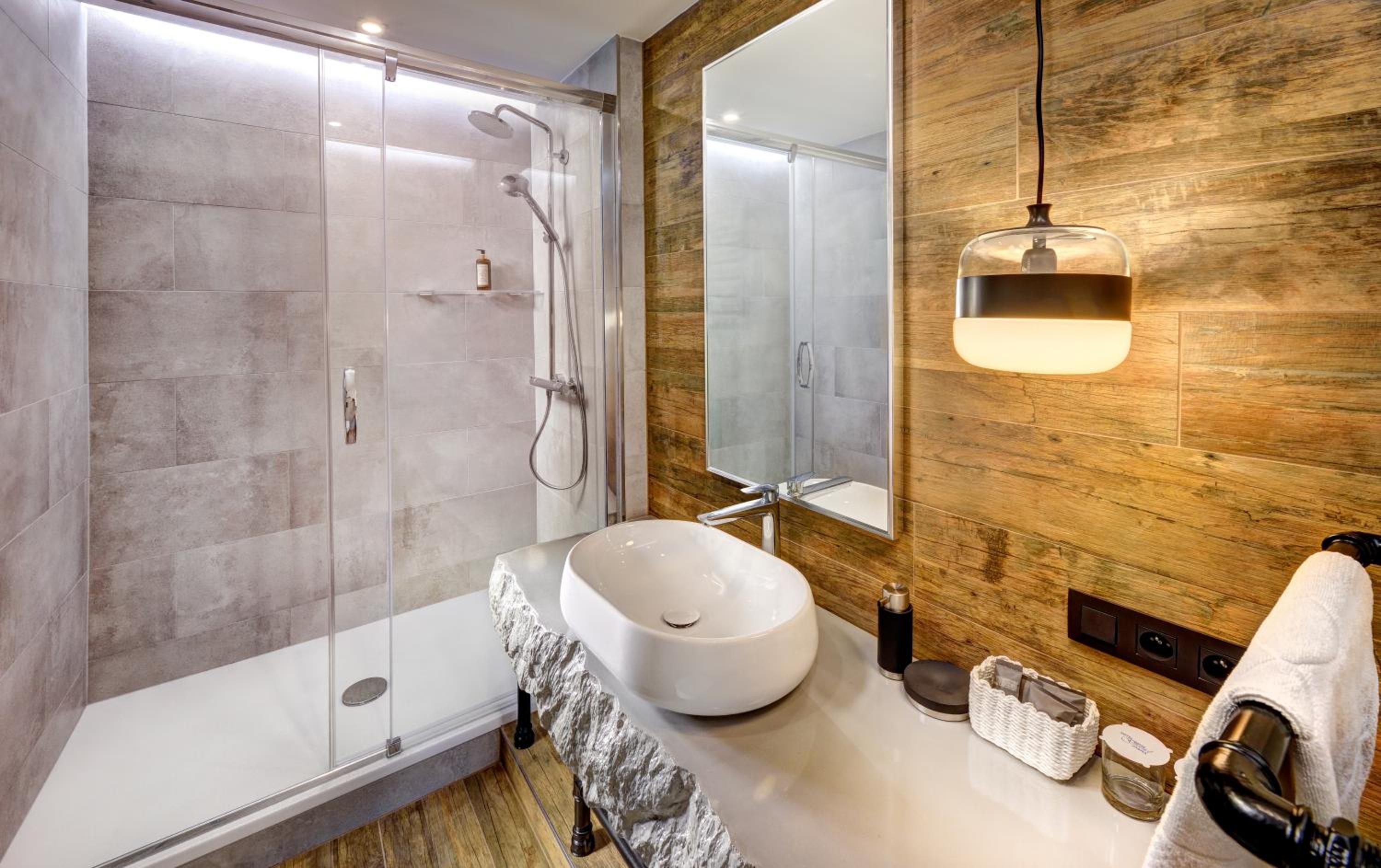Standard Twin Room - Photo 5