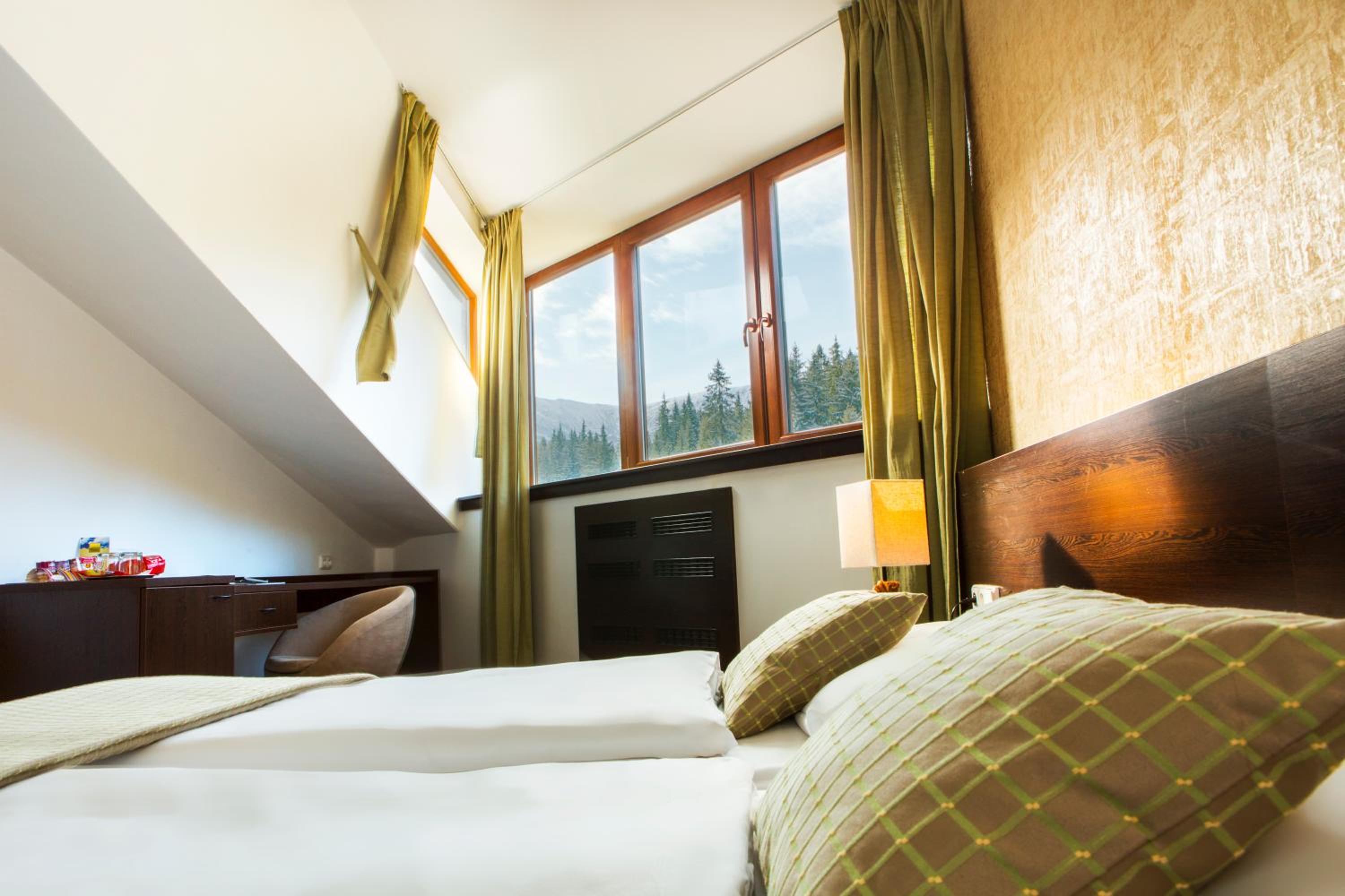 Standard Twin Room - Photo 4