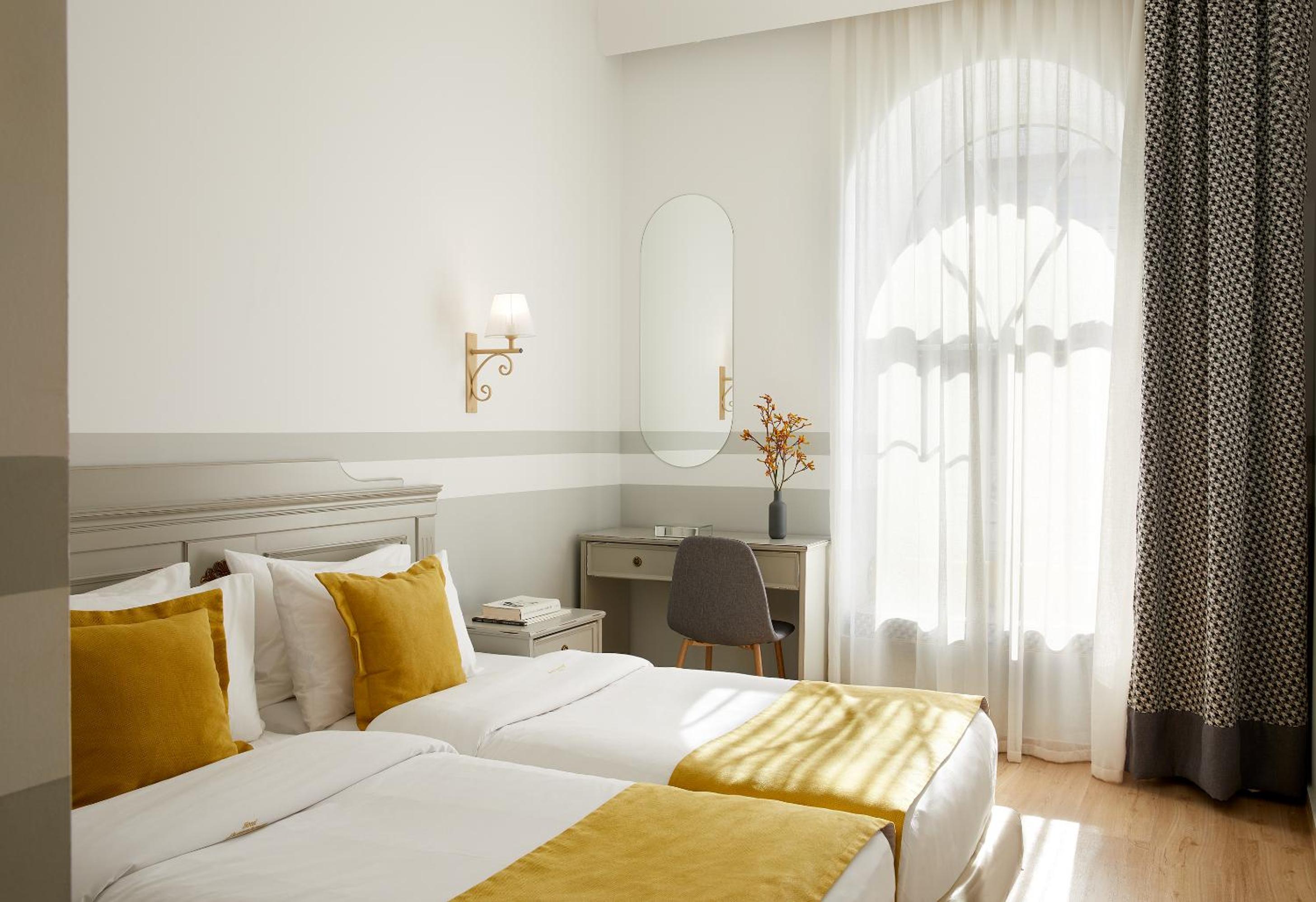 Double or Twin Room - Photo 6