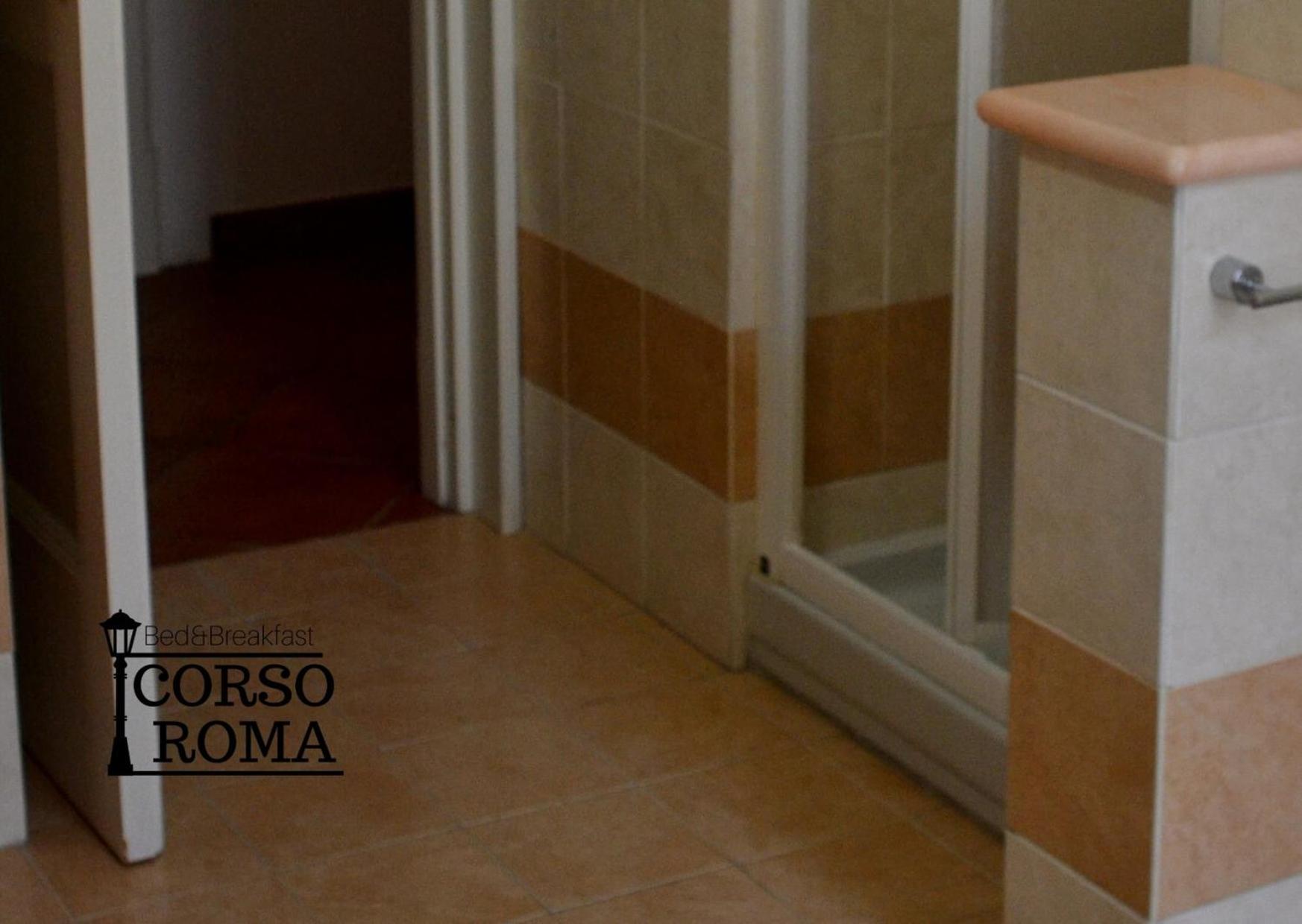 Double or Twin Room with Private External Bathroom - Photo 5