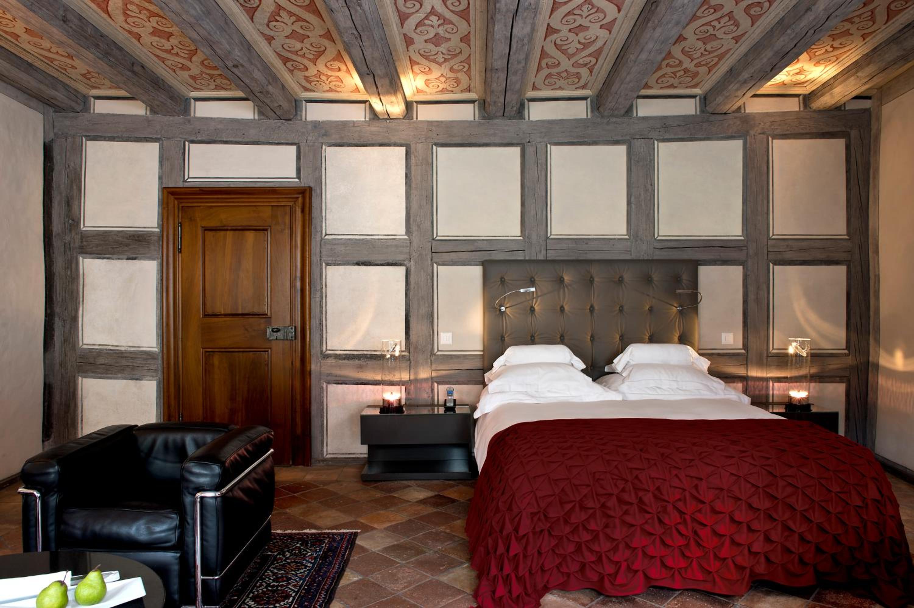 Queen Room with One Queen Bed (Non Smoking)