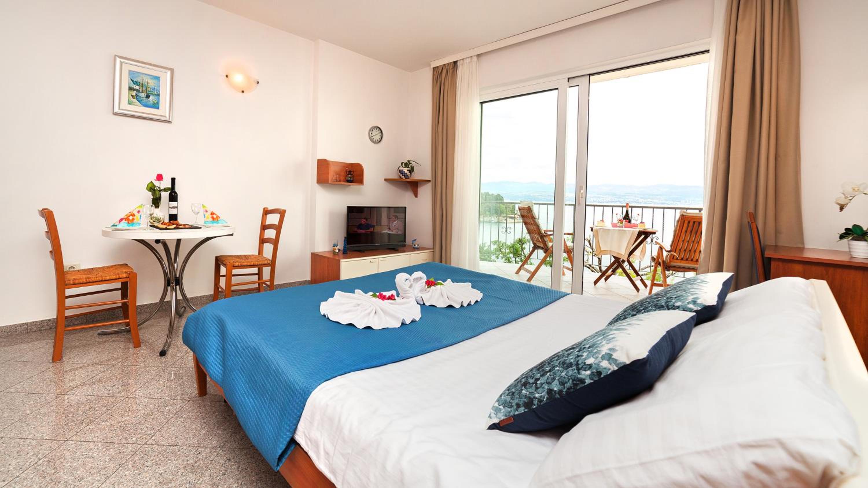 Studio with Sea View and Balcony