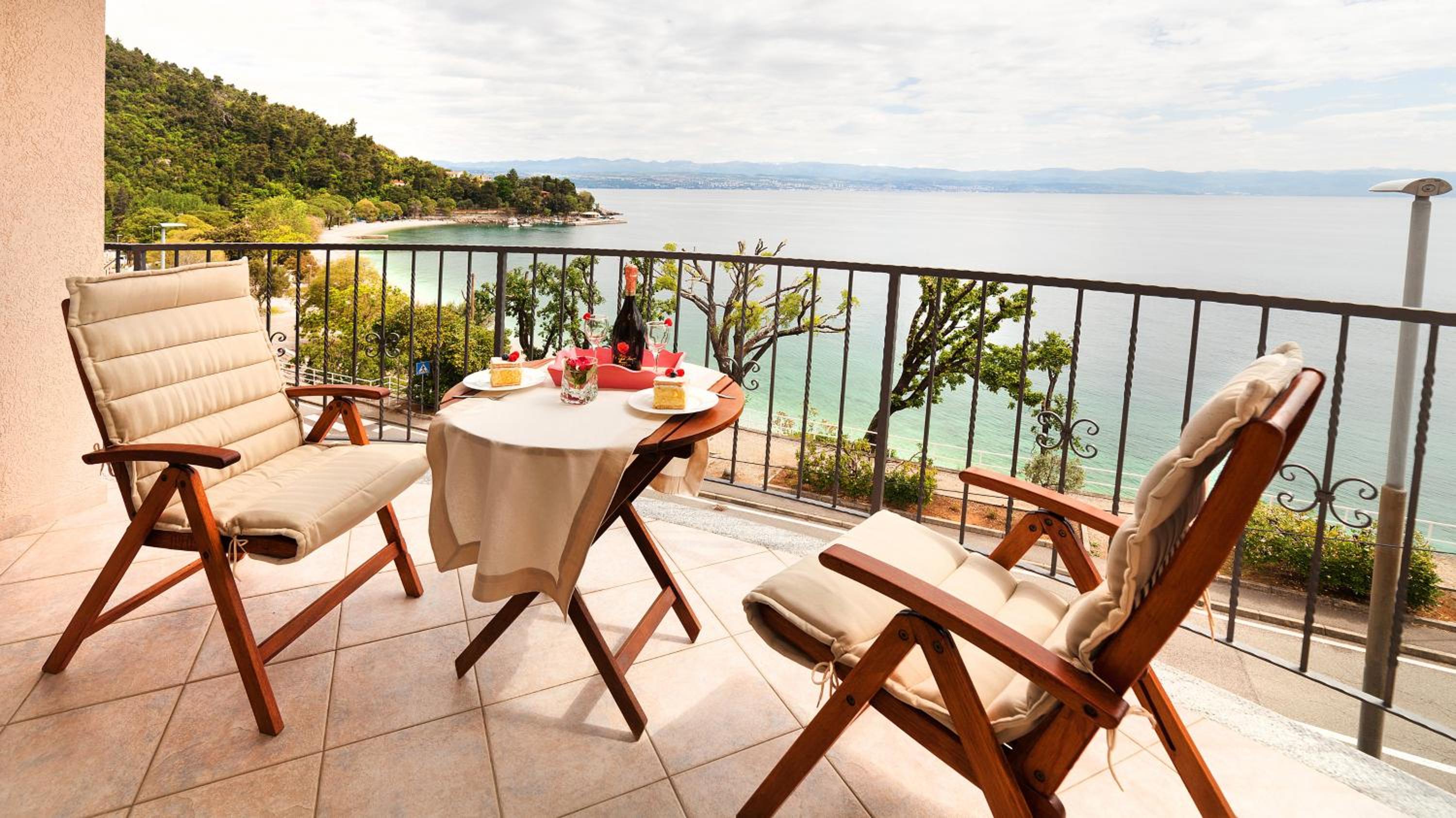 Studio with Sea View and Balcony photo 2