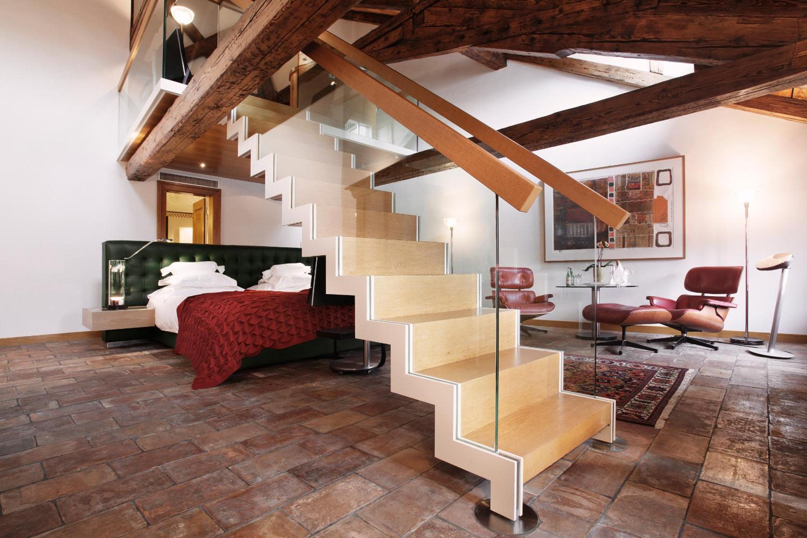 Junior Duplex Suite (Non Smoking)