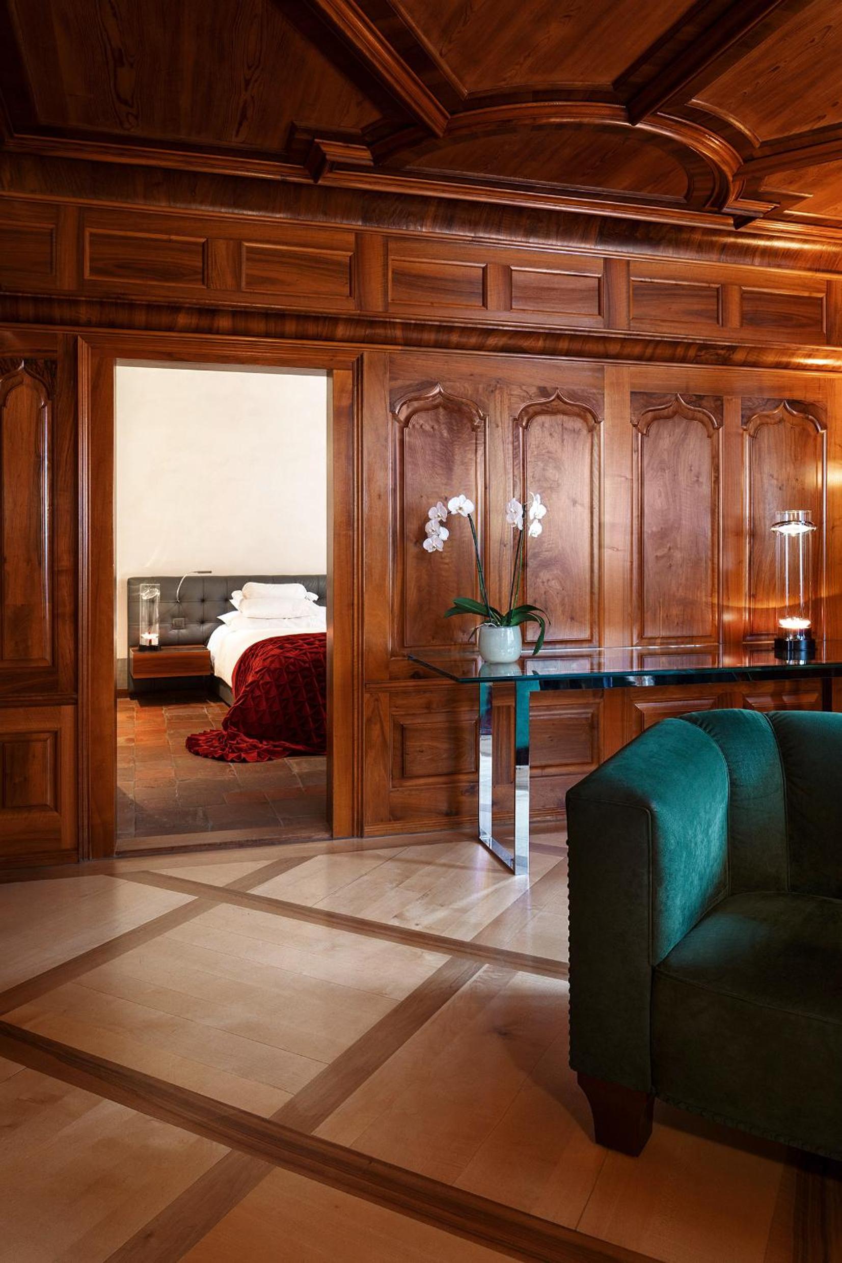 Suite (Non Smoking)