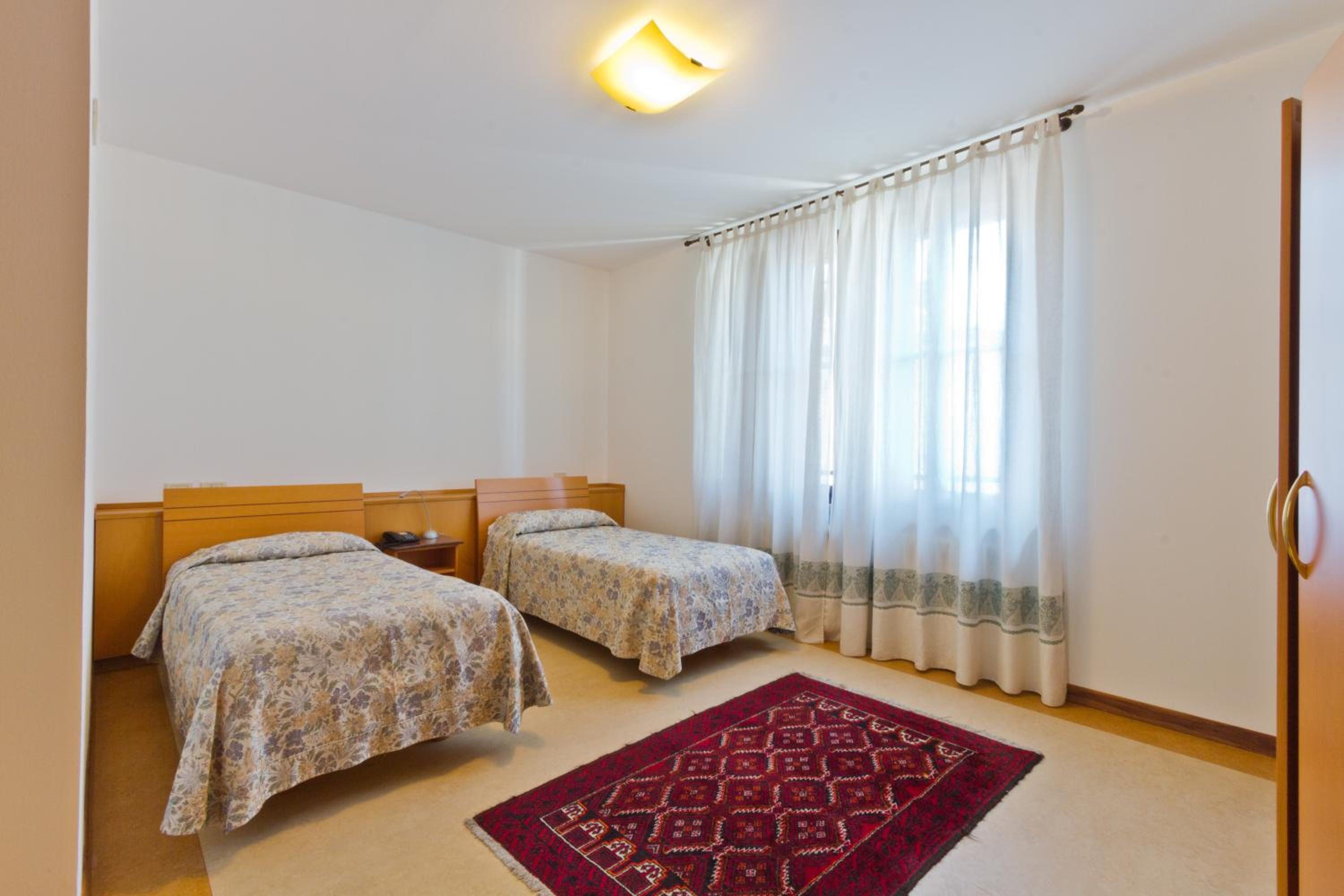Double or Twin Room photo 2