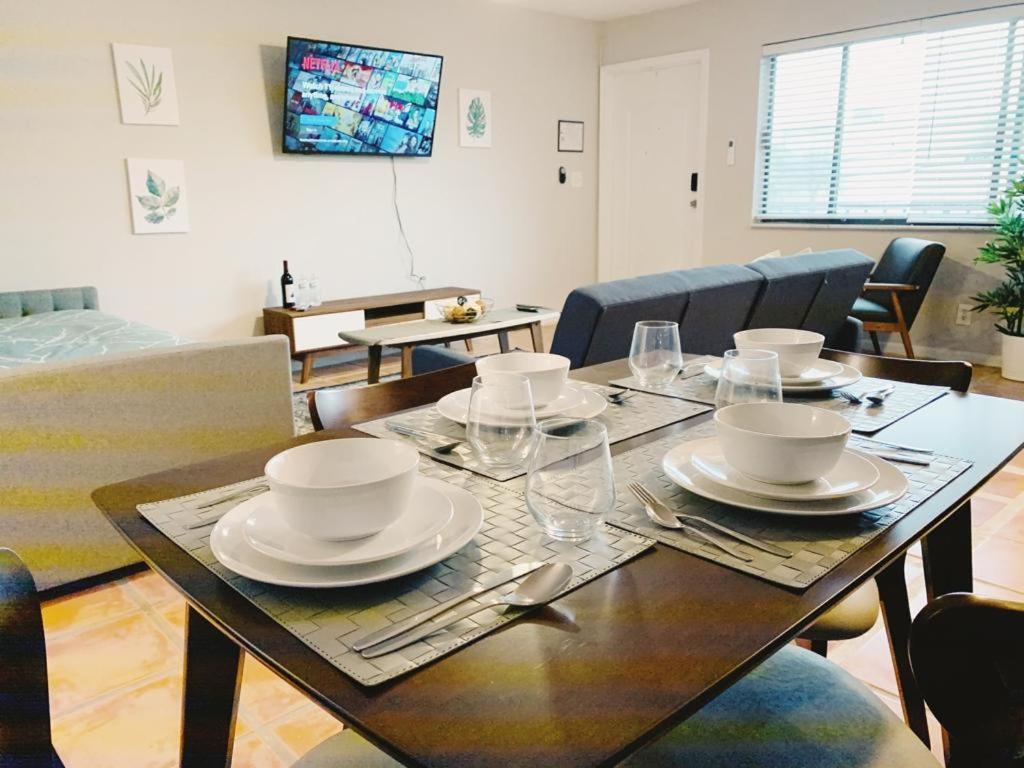 Superior Queen Studio with Kitchen and Futon photo 3
